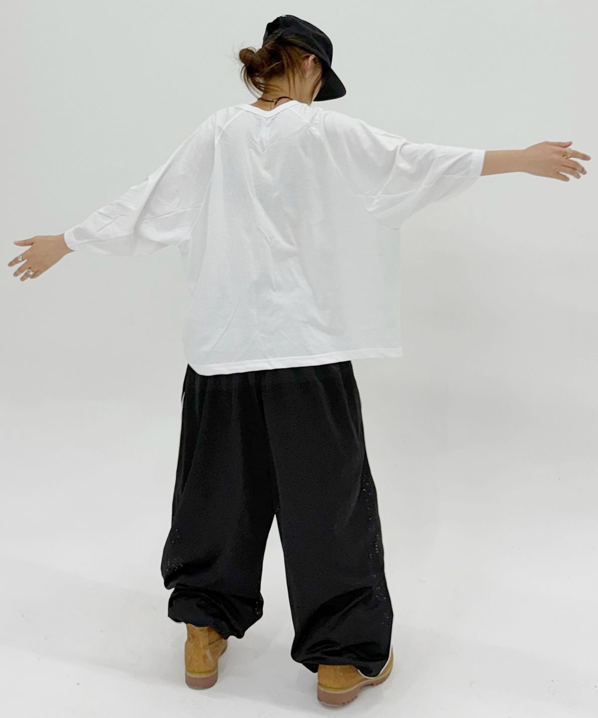 아조바이아조(AJOBYAJO) Curved Rare T-Shirt [WHITE]