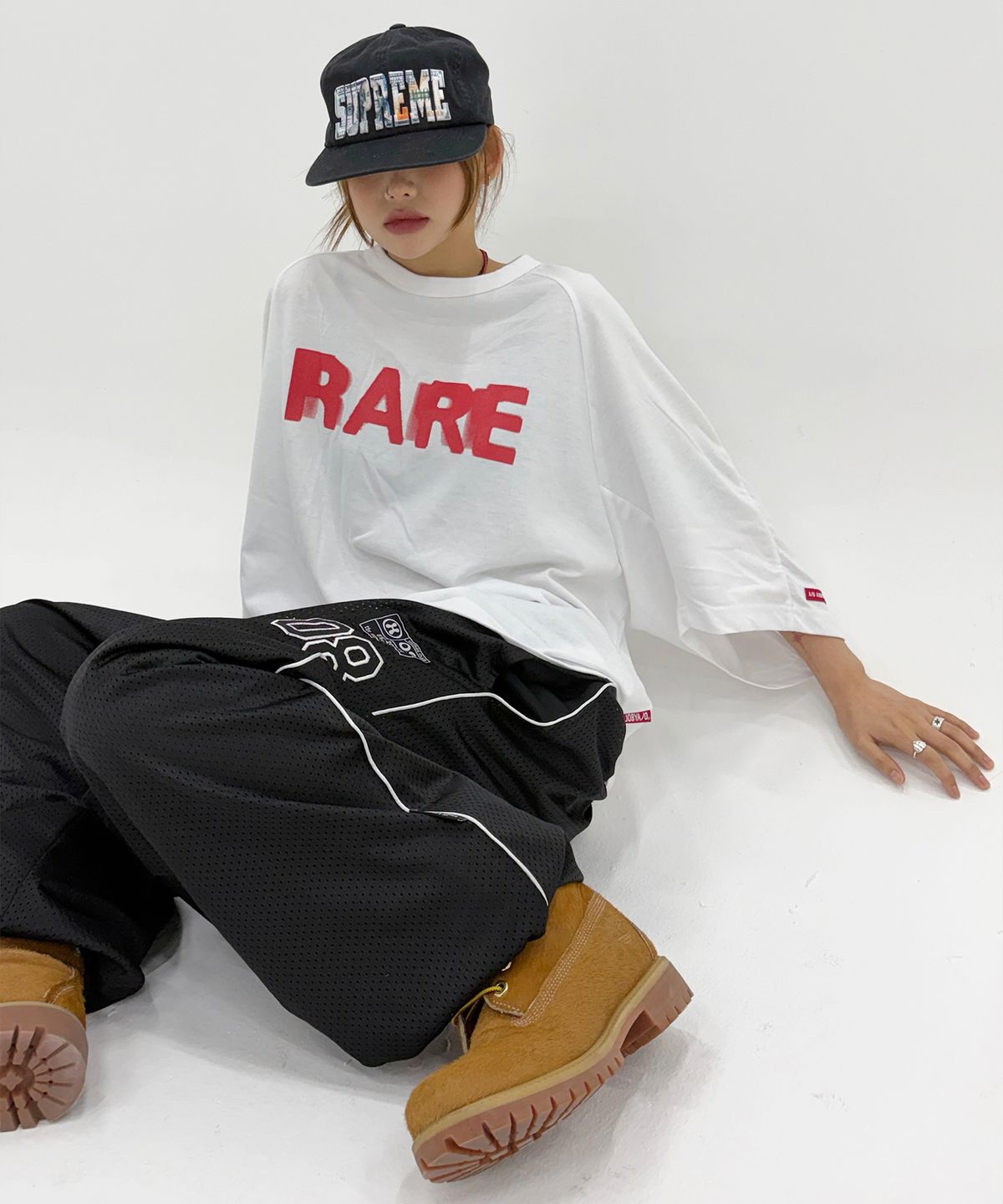 아조바이아조(AJOBYAJO) Curved Rare T-Shirt [WHITE]