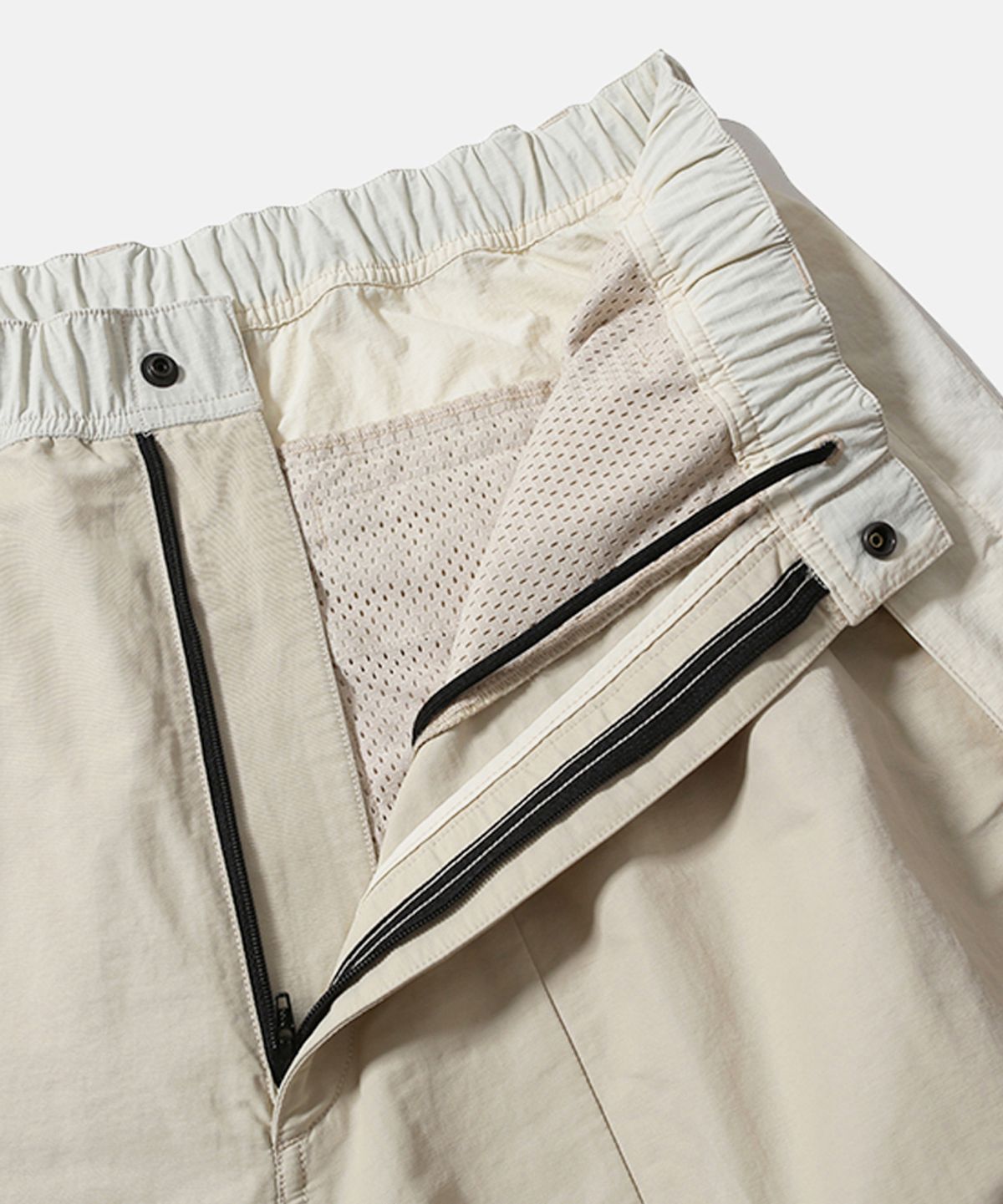 모이프(MOIF) [SS26] HUGE MONSTER SHORTS / ECRU