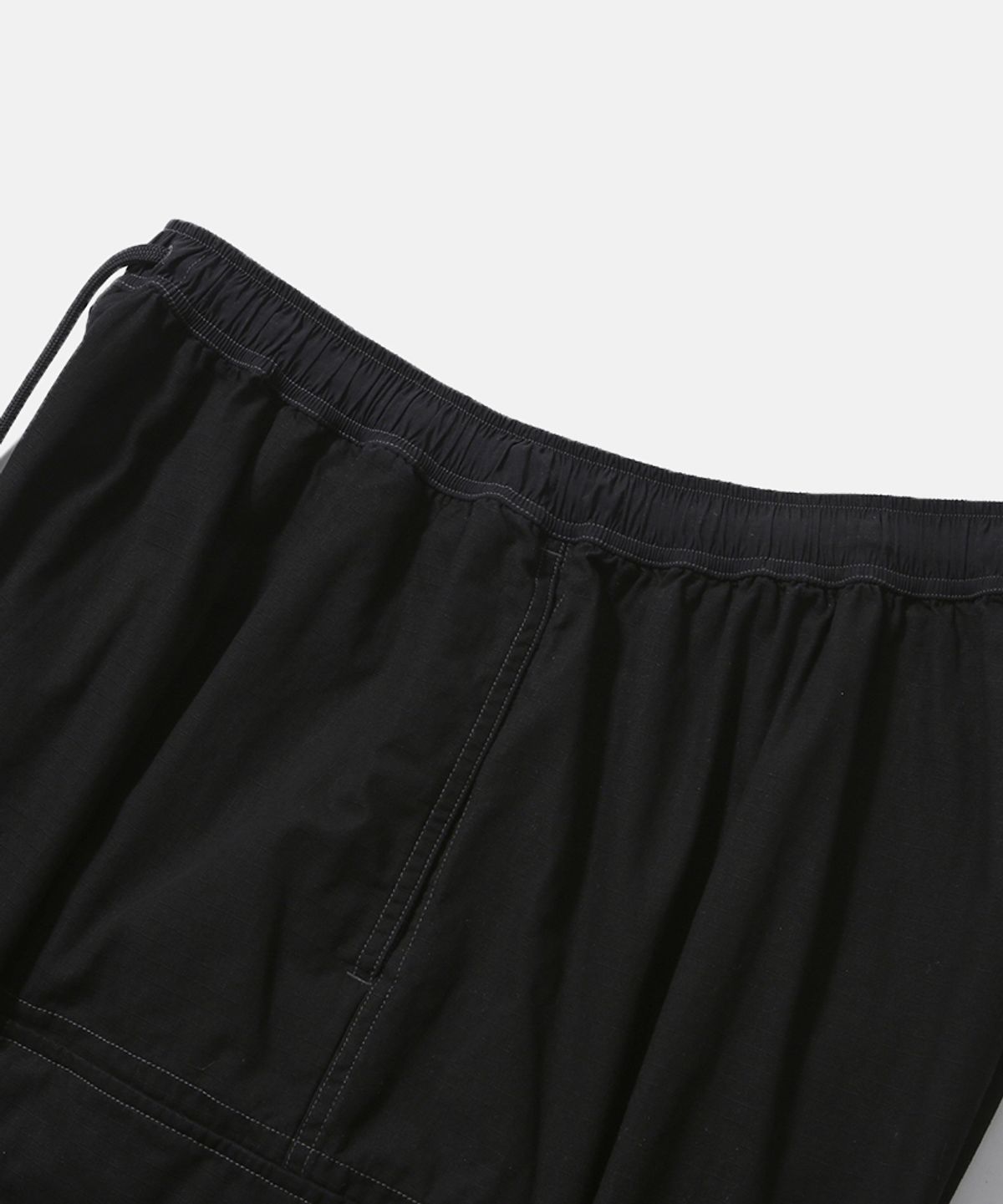 모이프(MOIF) [SS26] BAGGY FIELD SHORTS / BLACK