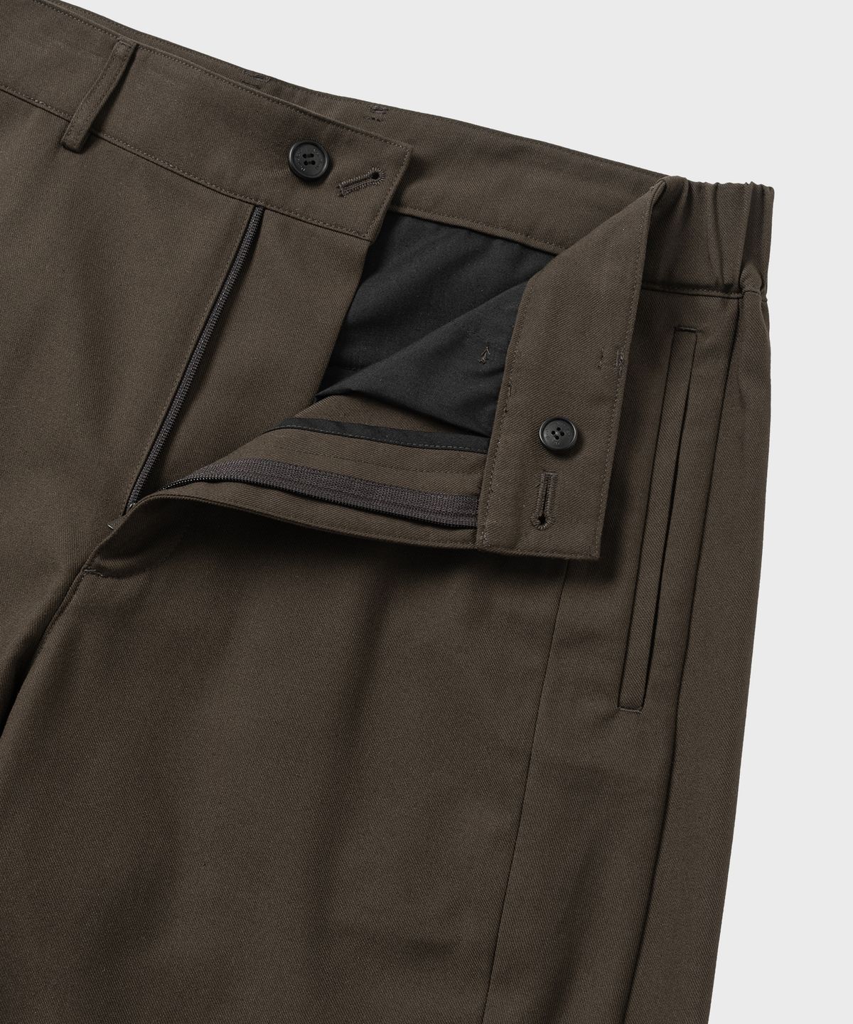 넌블랭크(NONBLANK) 커브드 루즈핏 밴딩 슬랙스_BROWN