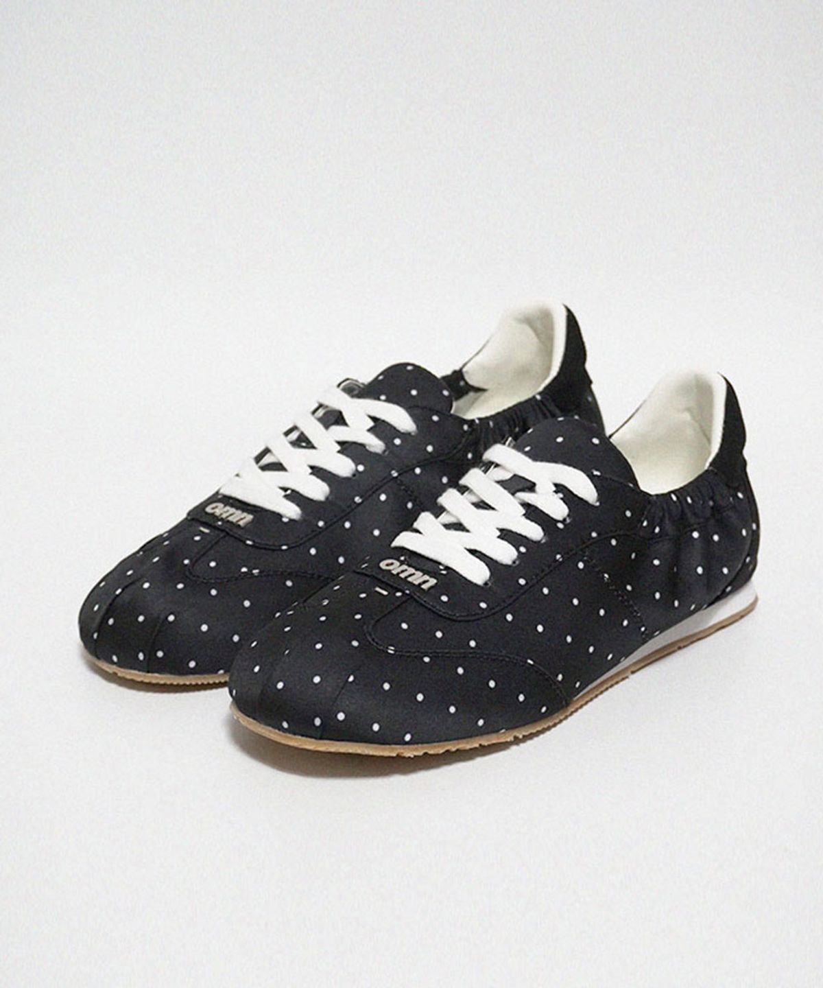 옴니포턴트(OMNIPOTENT) omn Dot Sneakers _Black
