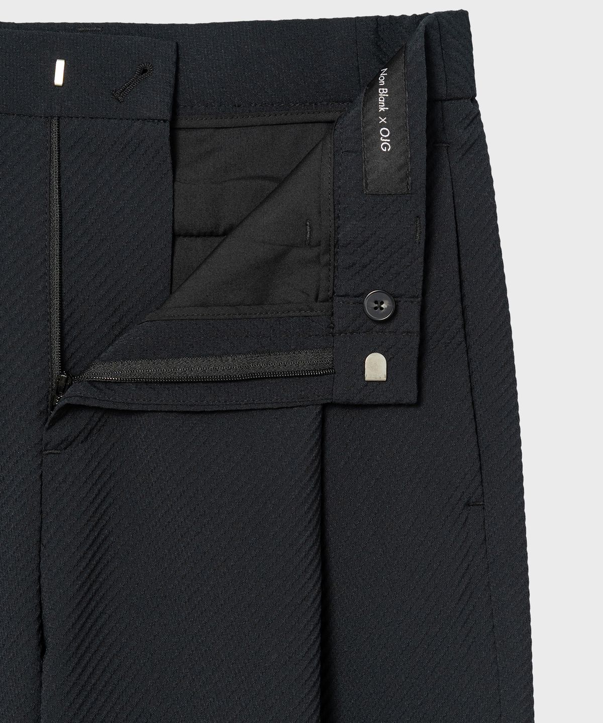 넌블랭크(NONBLANK) [여름]시어서커 엠보싱 루즈핏 팬츠_DARK NAVY