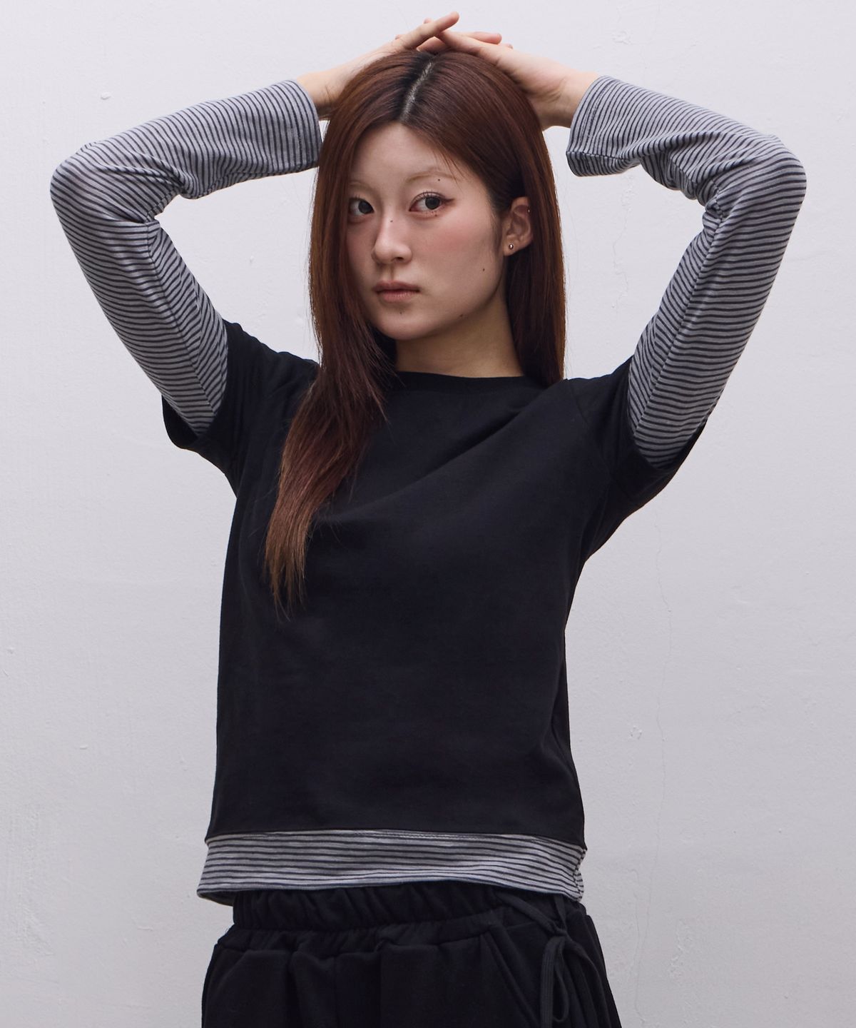 에브리시(EVERYASY) 픽셀 로고 레이어드 롱슬리브 (블랙)