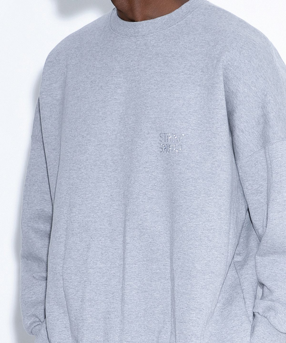 스트라이크(STRIKE) Gravion Crystal Sweatshirt (GREYㅣBLACK)