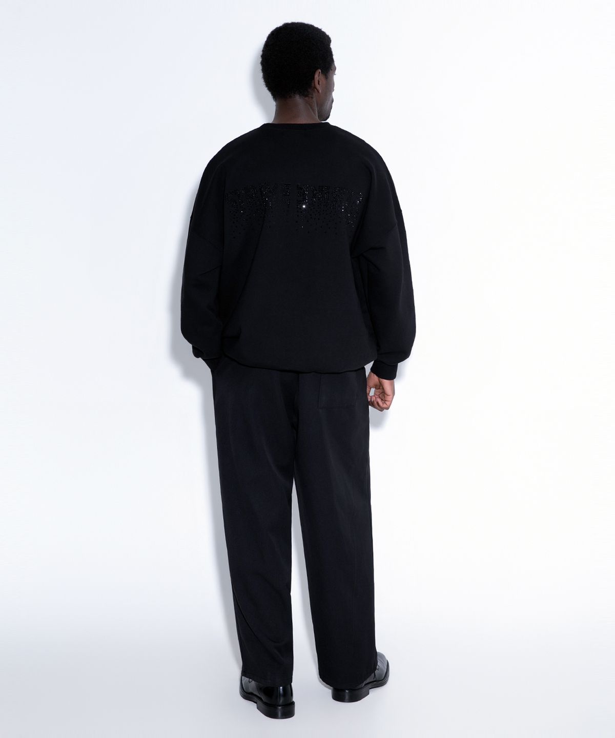 스트라이크(STRIKE) Gravion Crystal Sweatshirt (GREYㅣBLACK)