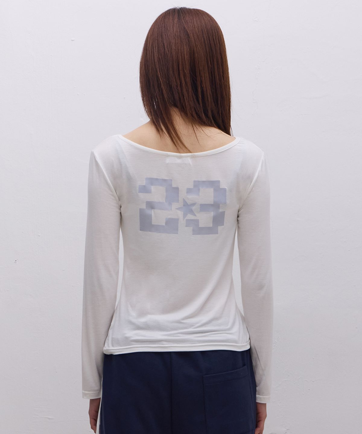 에브리시(EVERYASY) 23 로고 롱슬리브 (화이트)