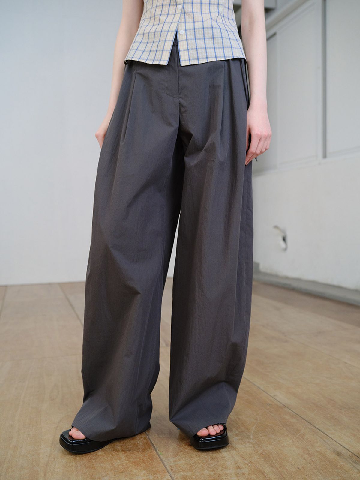 레이브(RAIVE) Side Tuck Detail Pants VW6ML672_3color