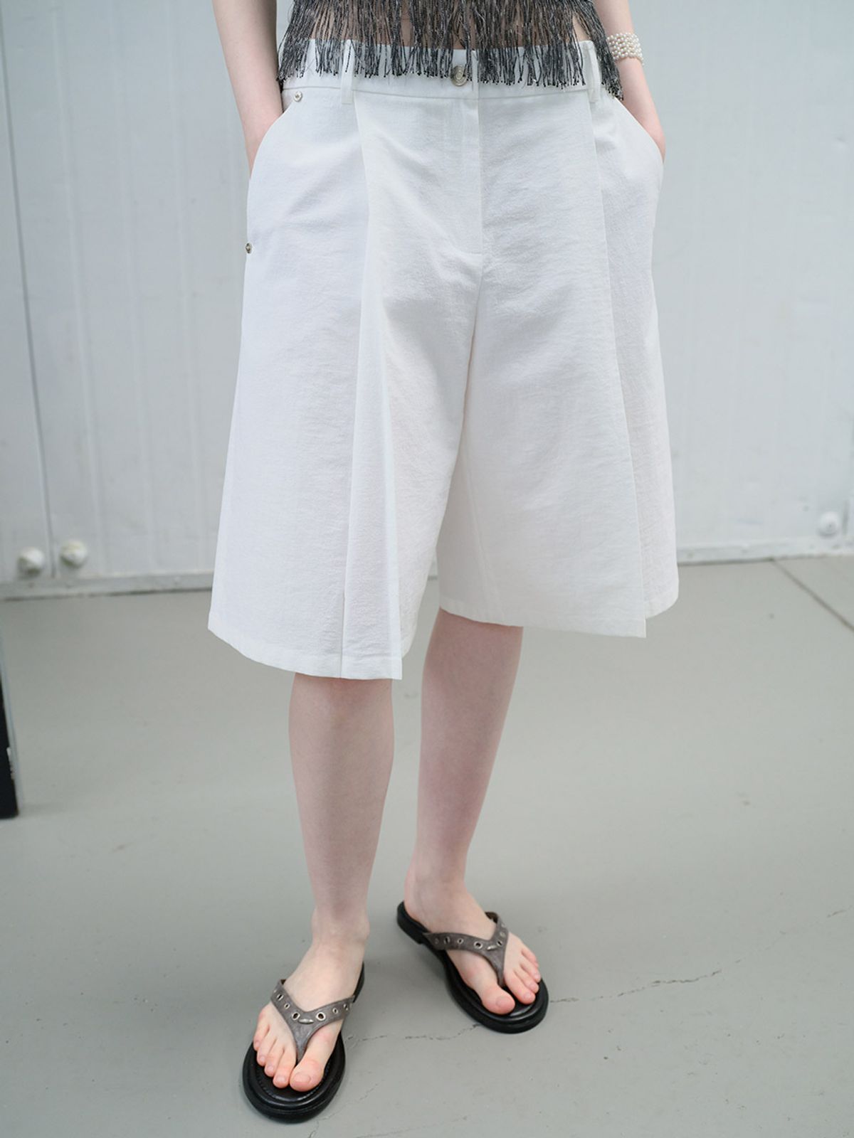 레이브(RAIVE) Tuck Wide Half Pants VW6ML675_2color