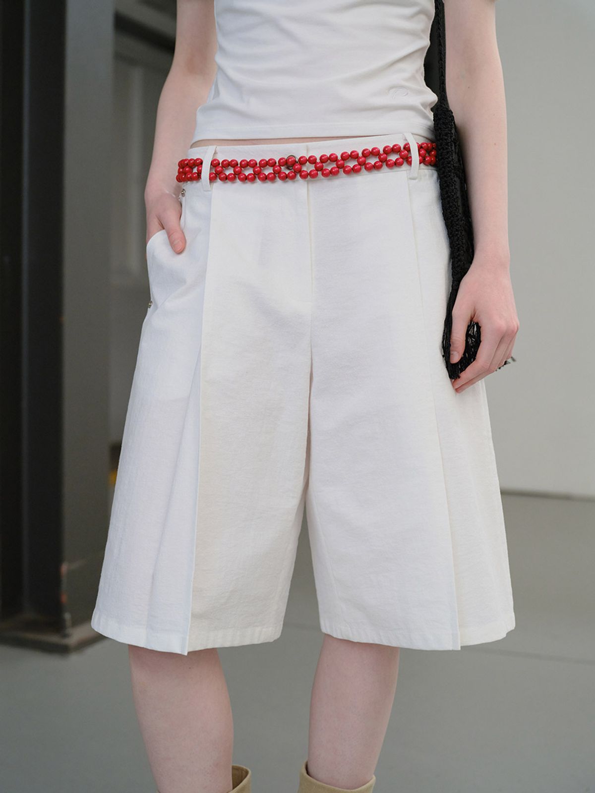 레이브(RAIVE) Tuck Wide Half Pants VW6ML675_2color