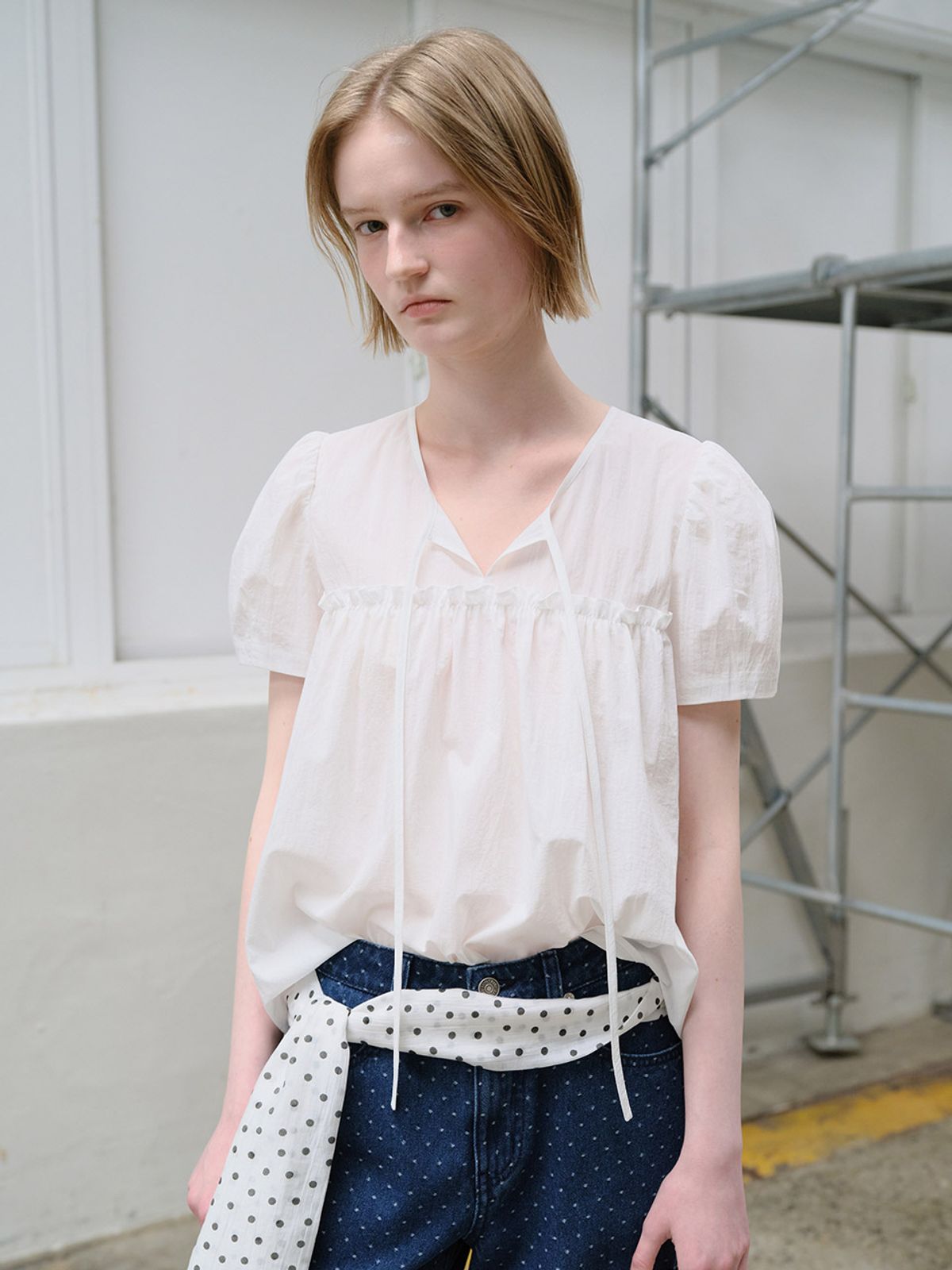 레이브(RAIVE) Shirring Detail Blouse VW6MB517_2color