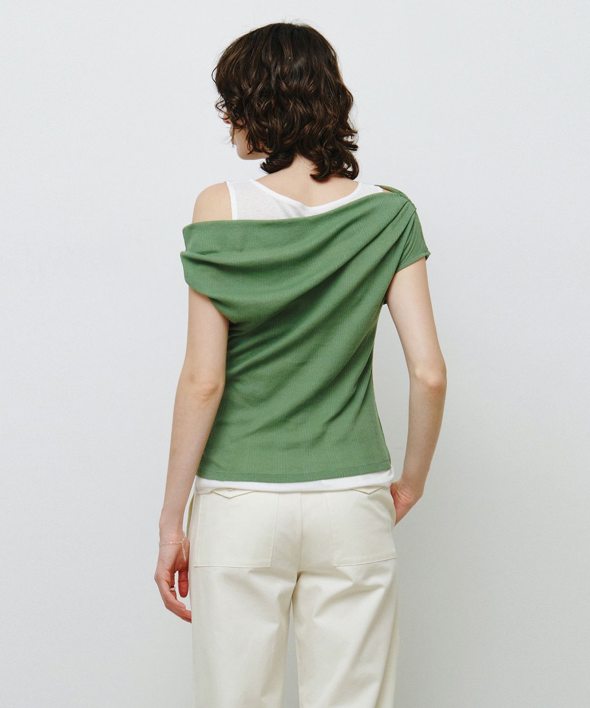 몽돌(MONGDOL) 더블 레이어드 원숄더 티셔츠 그린 MDTS093GREEN