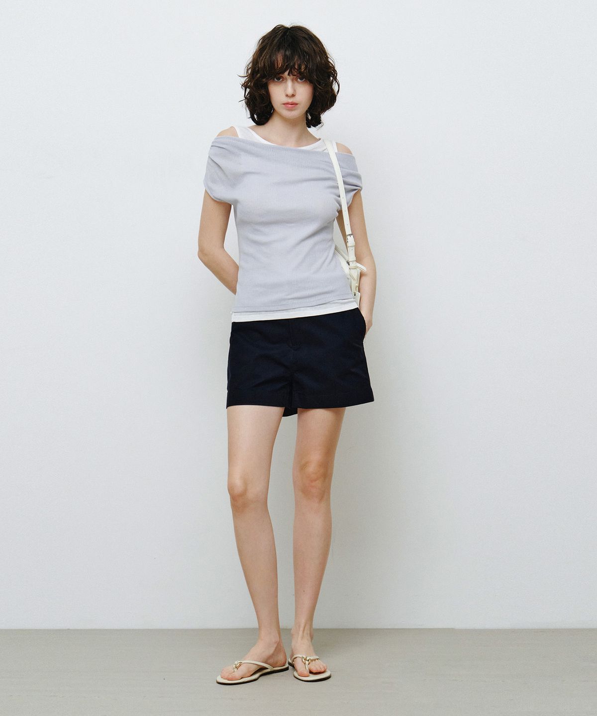 몽돌(MONGDOL) 더블 레이어드 원숄더 티셔츠 스카이블루 MDTS093SKYBLUE