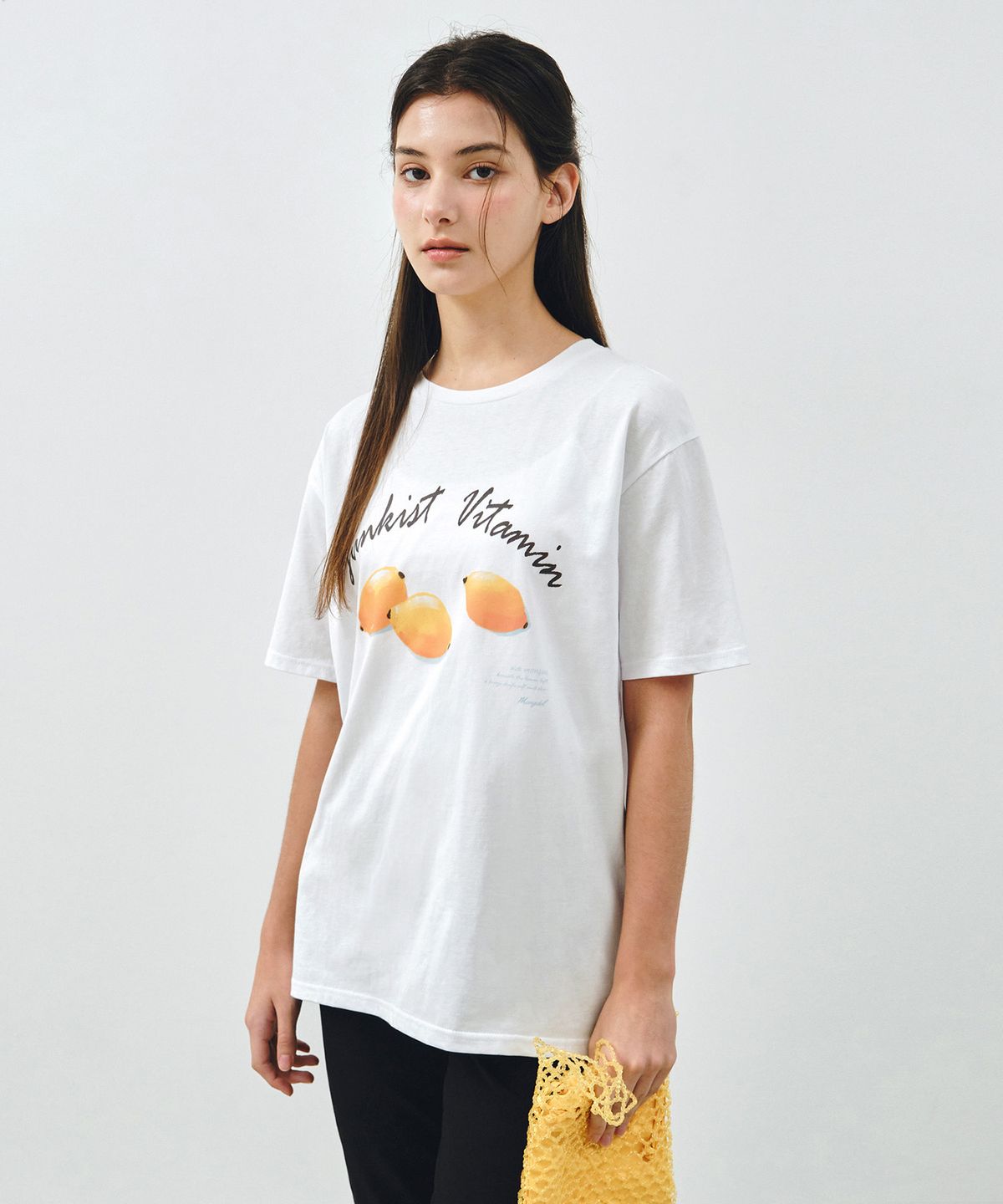 몽돌(MONGDOL) 레몬 그래픽 오버핏 티셔츠 화이트 MDTS095WHITE
