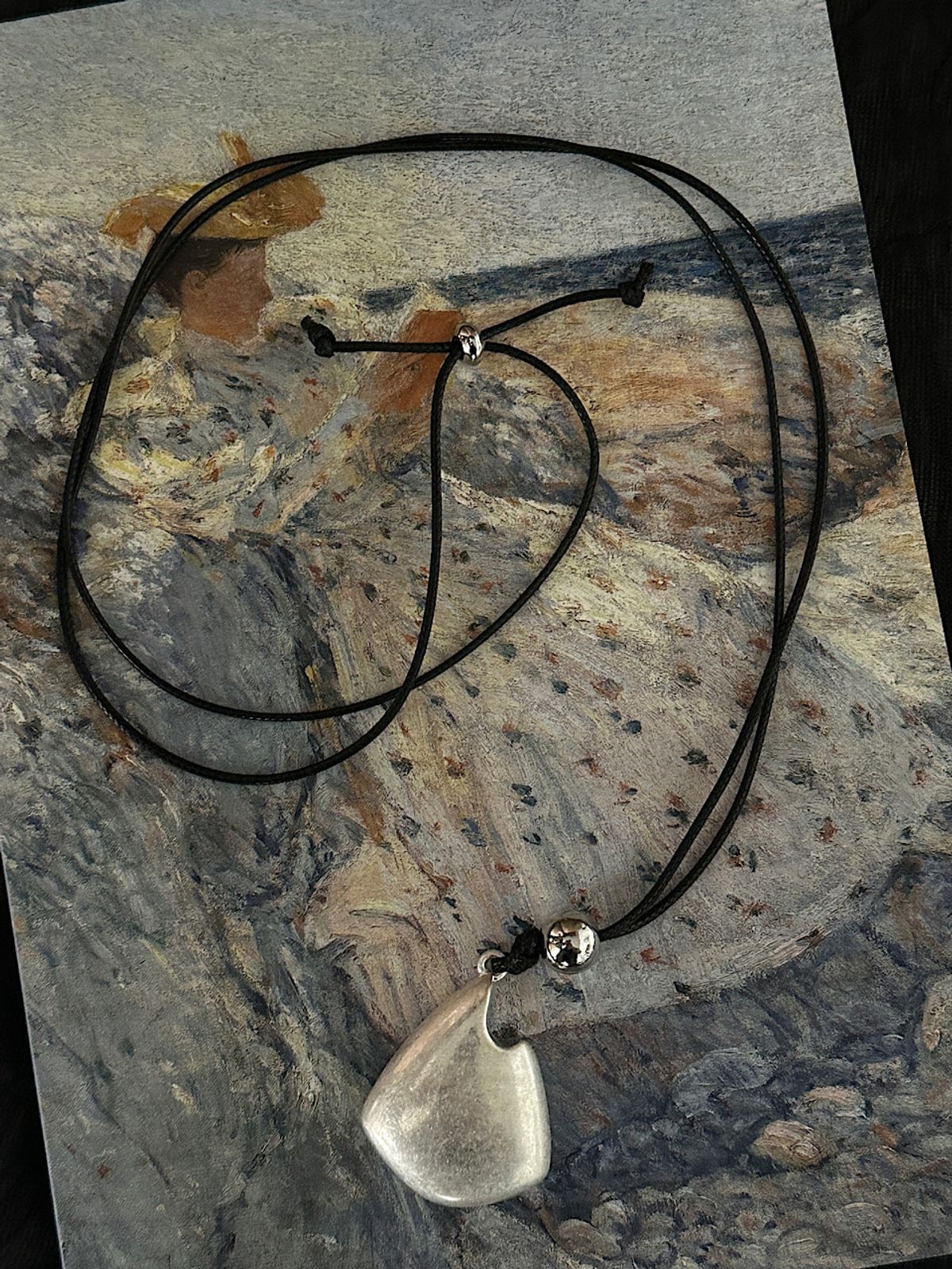 아포엠(APOEM) Stone Drop Necklace