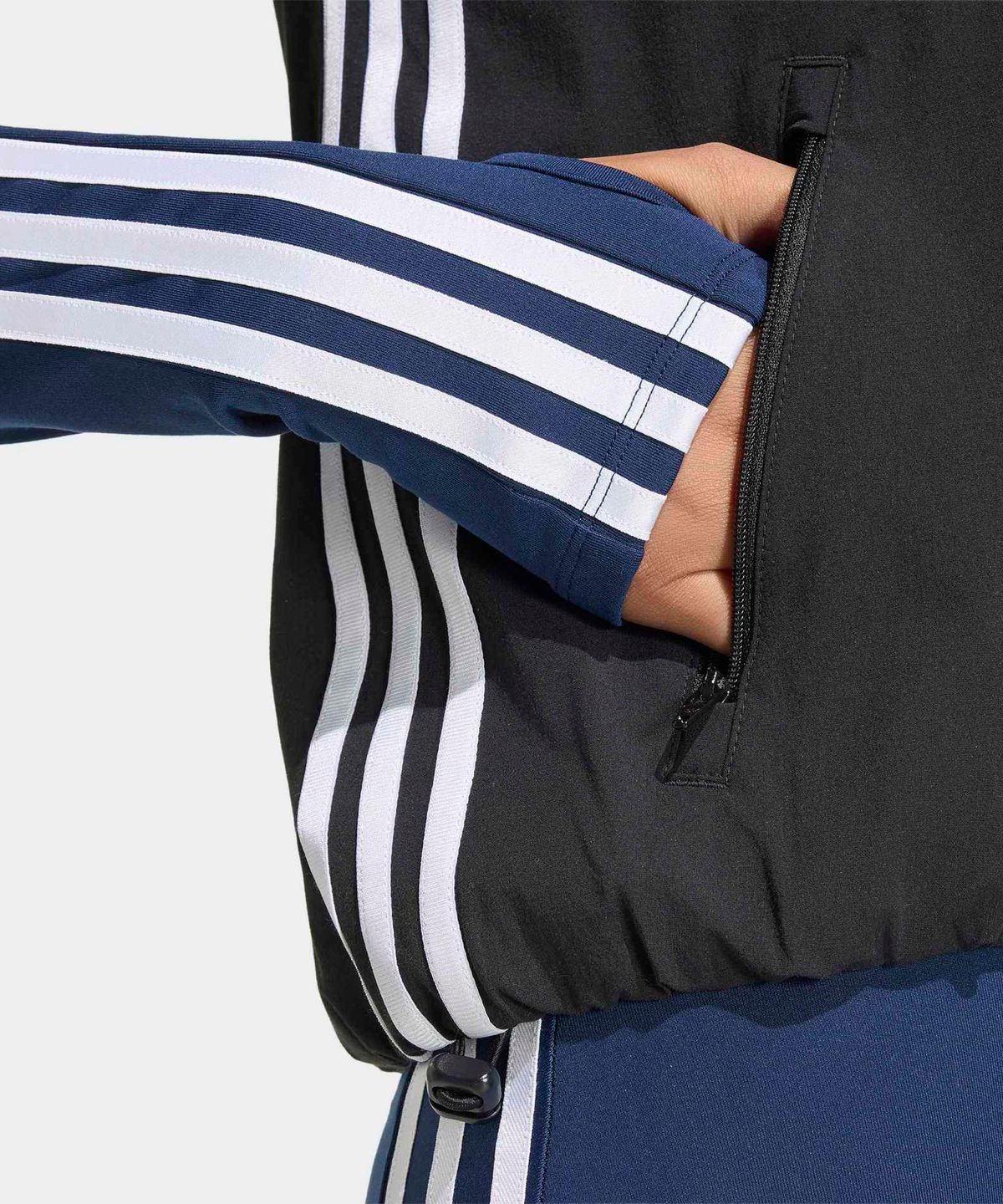아디다스(ADIDAS) 아딜레늄 시즌 5 슬리브리스 트랙탑 - 블랙 / KY5182