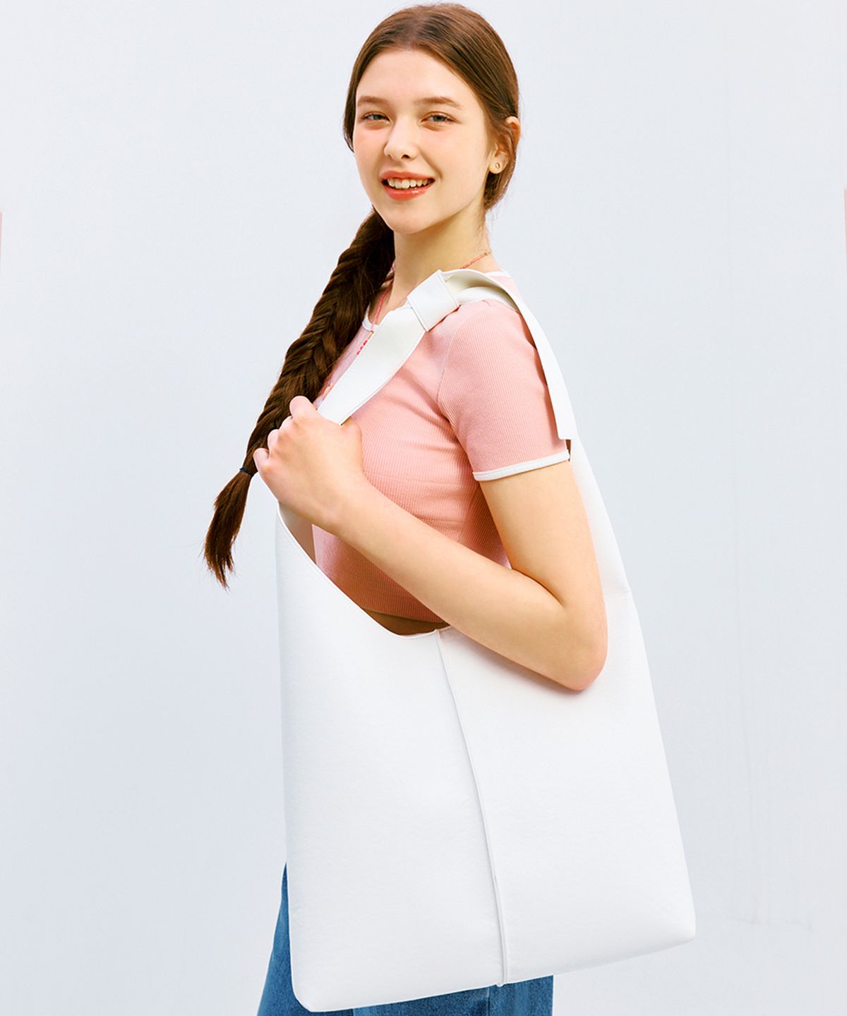끌라베(CLAVE) 에밀리 화이트 숄더백 (EMILY White Shoulder Bag) CVSH61007WHMM