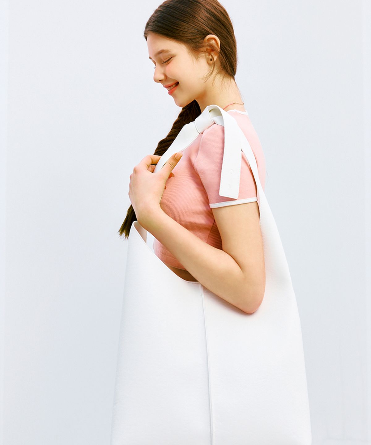 끌라베(CLAVE) 에밀리 화이트 숄더백 (EMILY White Shoulder Bag) CVSH61007WHMM