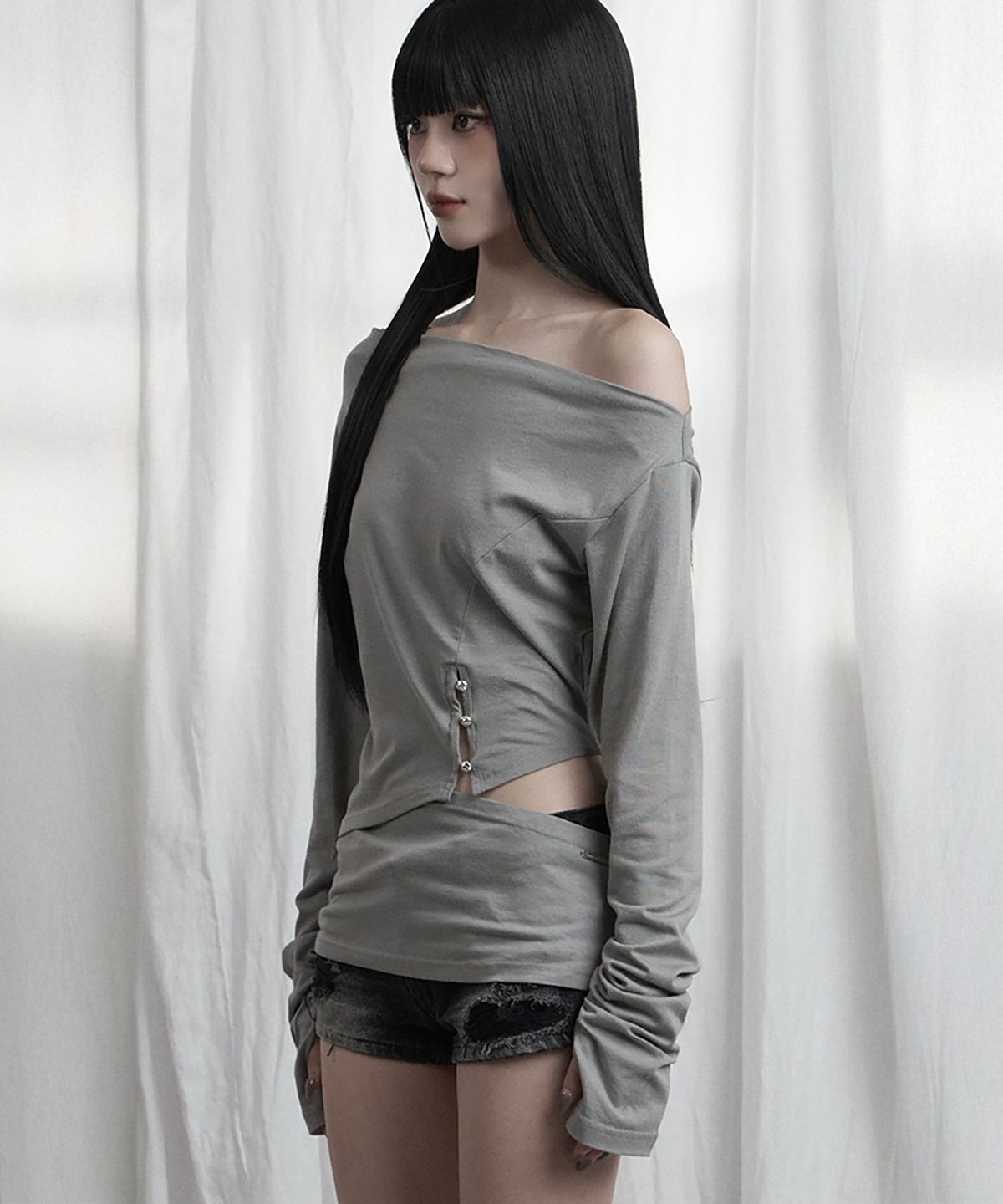 에트오소메(ETRE AU SOMMET) Cut-Out Open Long Sleeve (Gray)