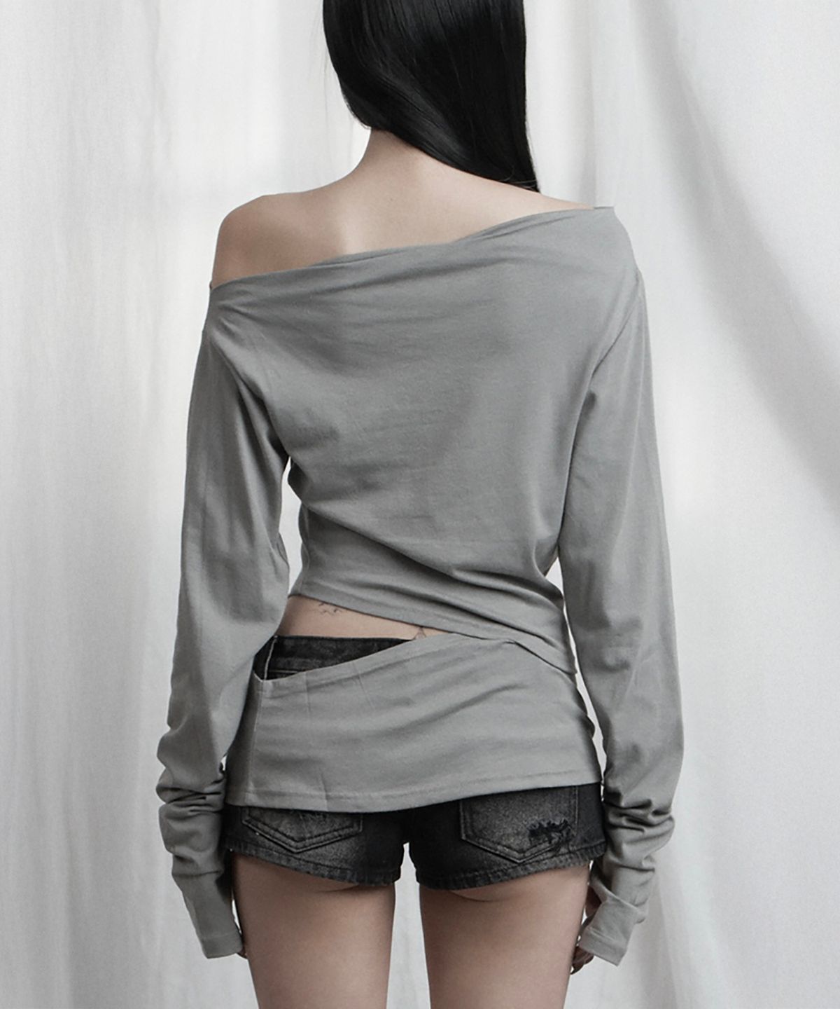 에트오소메(ETRE AU SOMMET) Cut-Out Open Long Sleeve (Gray)