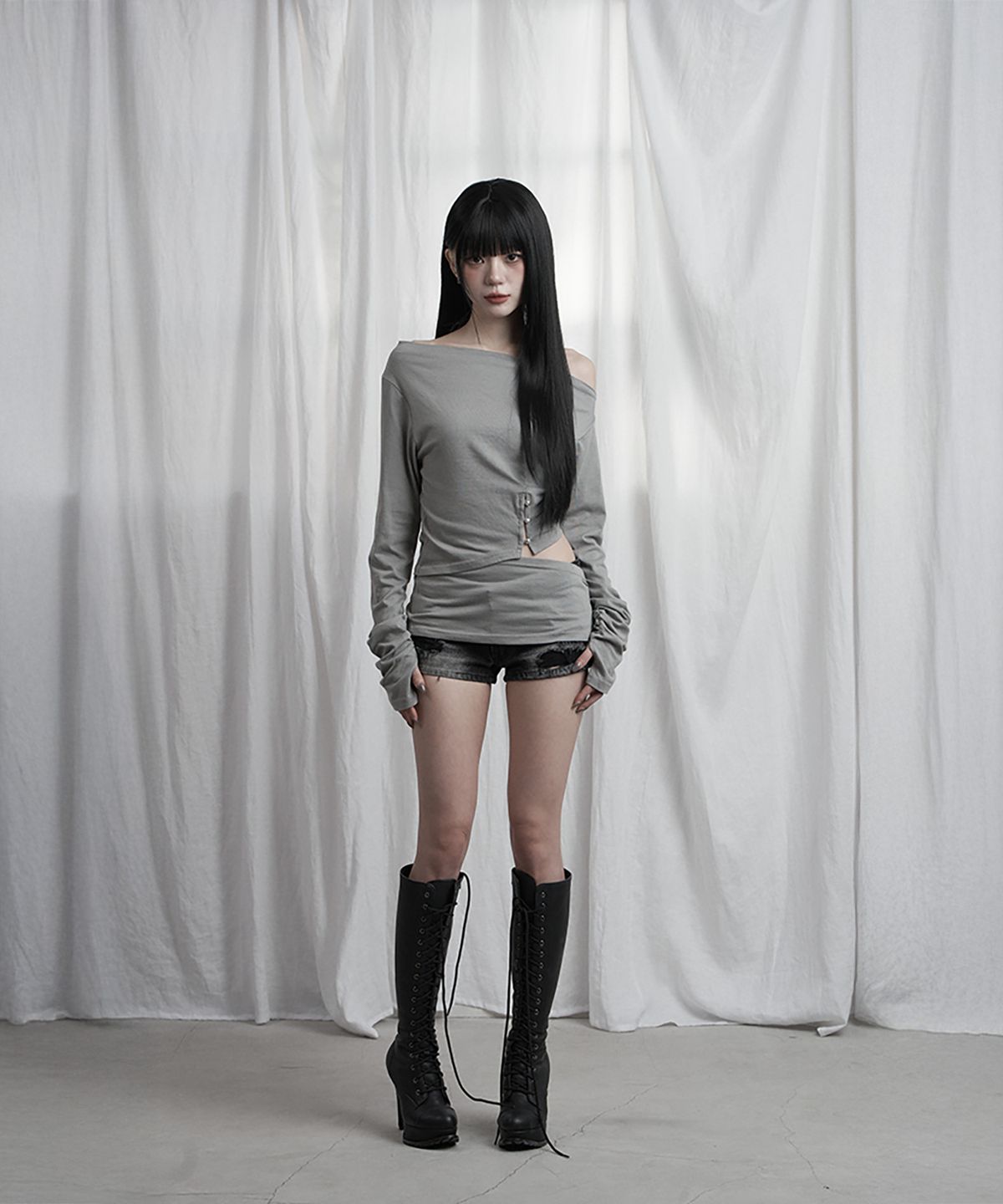 에트오소메(ETRE AU SOMMET) Cut-Out Open Long Sleeve (Gray)
