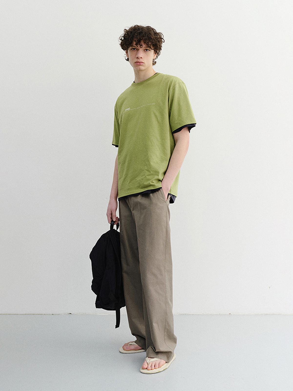 던스트 포 맨(DUNST FOR MEN) MINIMAL LETTERING T-SHIRT_UNISEX_UDTS6B147_OLIVE GREEN