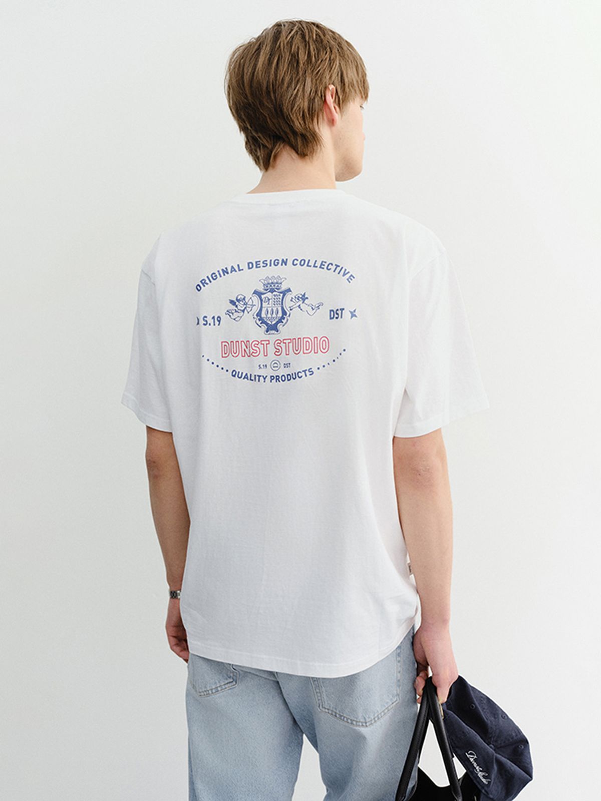던스트 포 맨(DUNST FOR MEN) CUPID ARCH BACK LOGO T-SHIRT_UNISEX_UDTS6B128_OFF WHITE