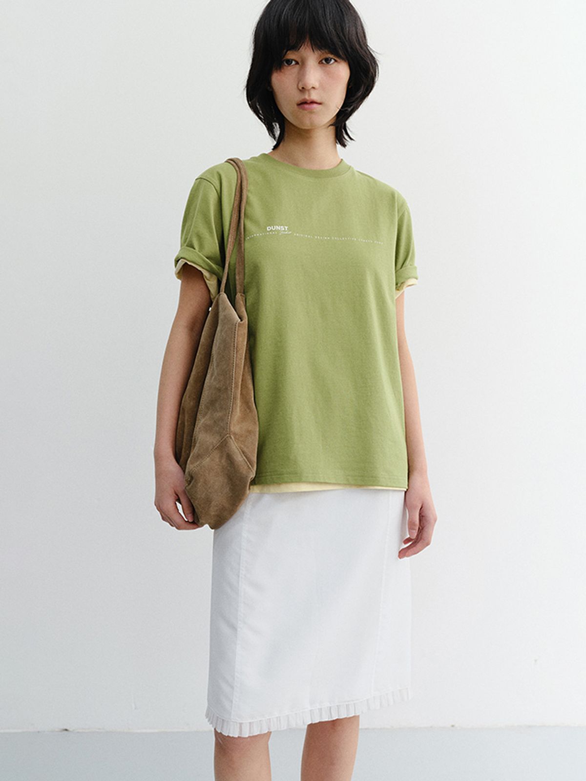 던스트(DUNST) UNISEX MINIMAL LETTERING T-SHIRT_UDTS6B147_OLIVE GREEN