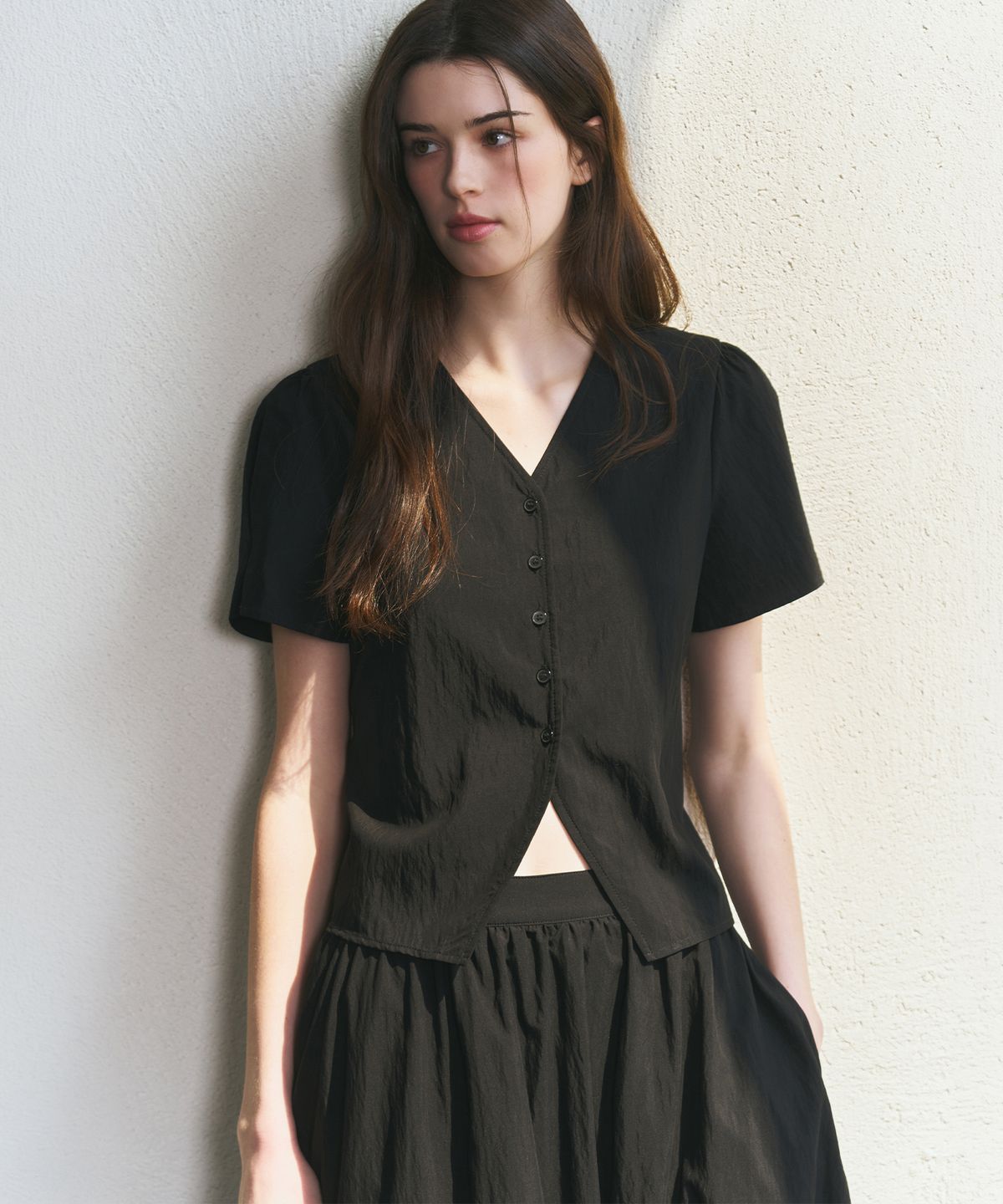 드로우핏 우먼(DRAWFIT WOMEN) 백 레이스업 퍼프 슬리브 반팔 블라우스 [IVORY]