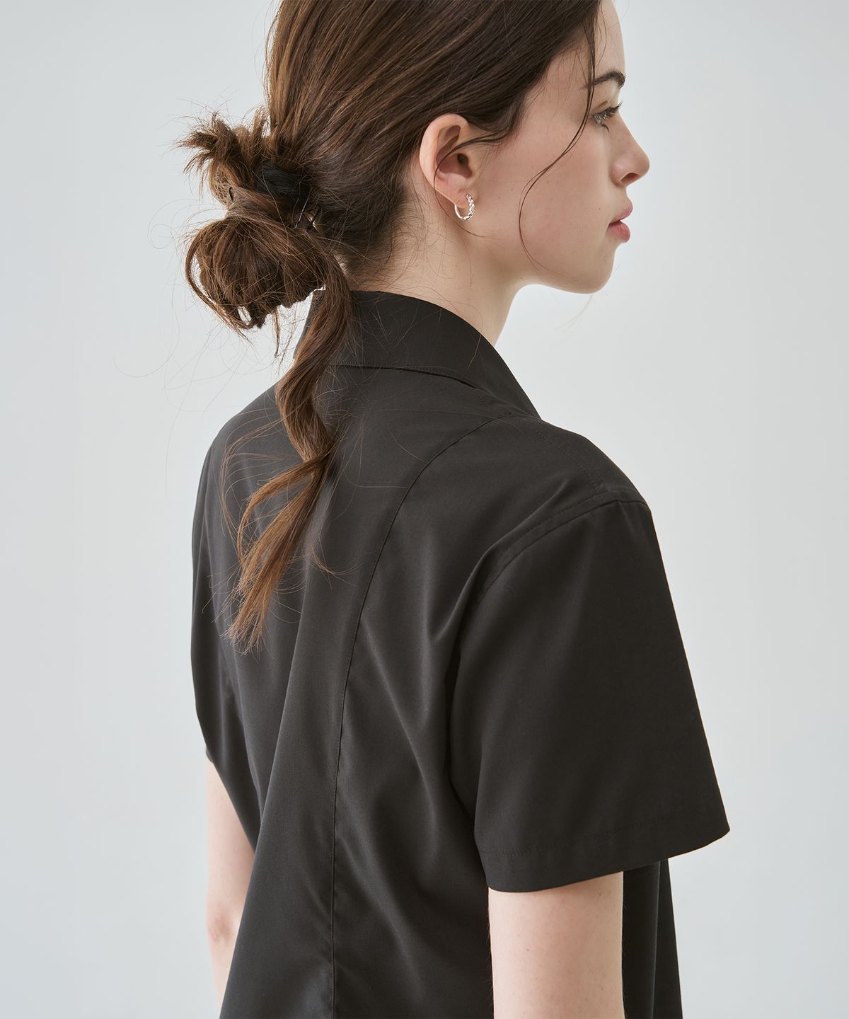 드로우핏 우먼(DRAWFIT WOMEN) 링클프리 슬림 라인 반팔 셔츠 [WHITE]