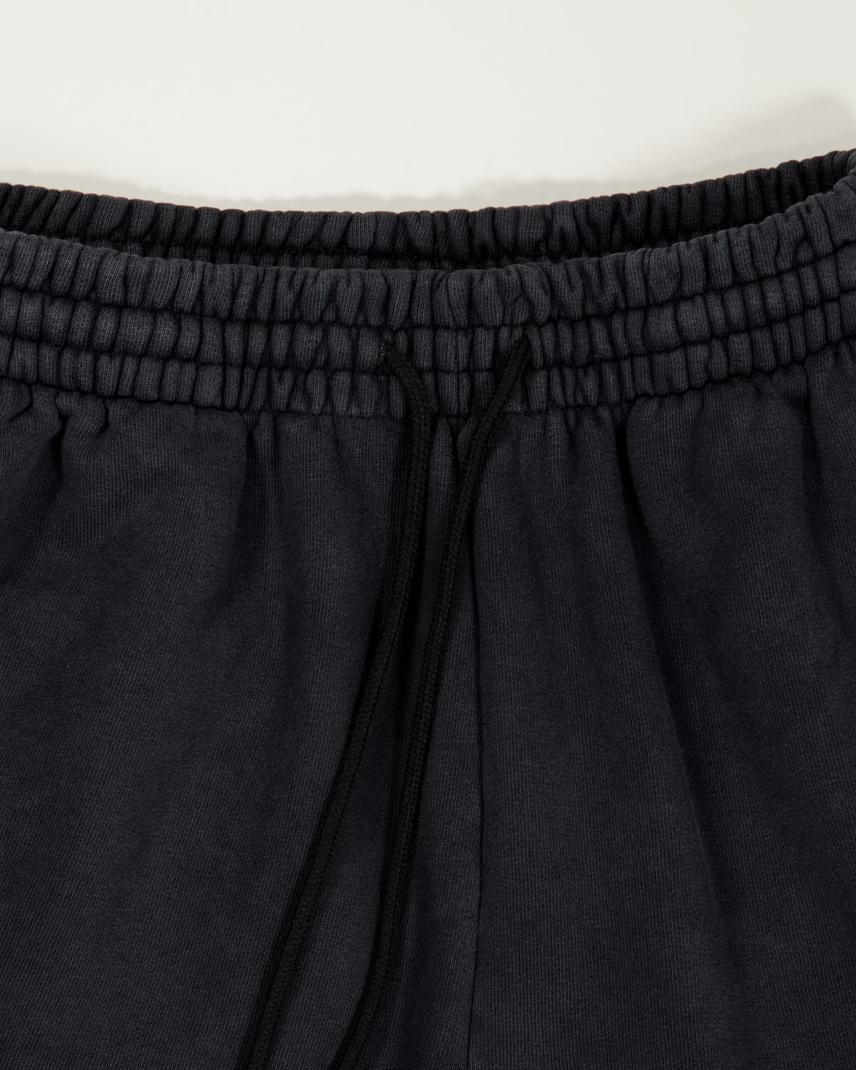 슈퍼벨로체(SUPERVELOCE) Miglia Sweatshorts Dark Charcoal