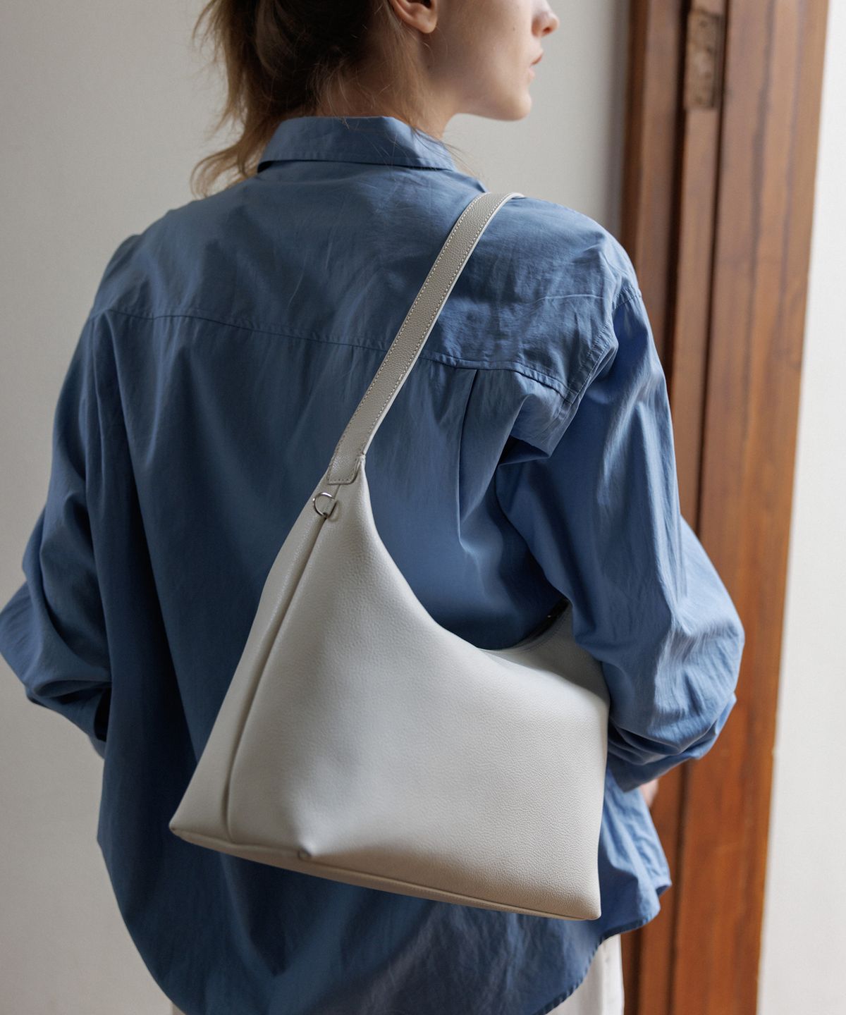 포이베(FOIVE) 노브 호보 NOVE Hobo Cream