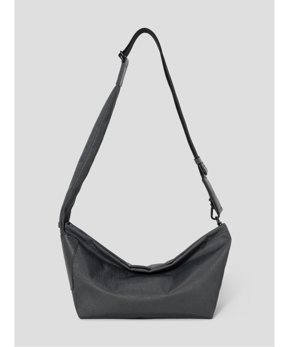 빈폴 액세서리(BEANPOLE ACCESSORY) Less Bag_2 스몰 나일론 크로스백 - 그레이