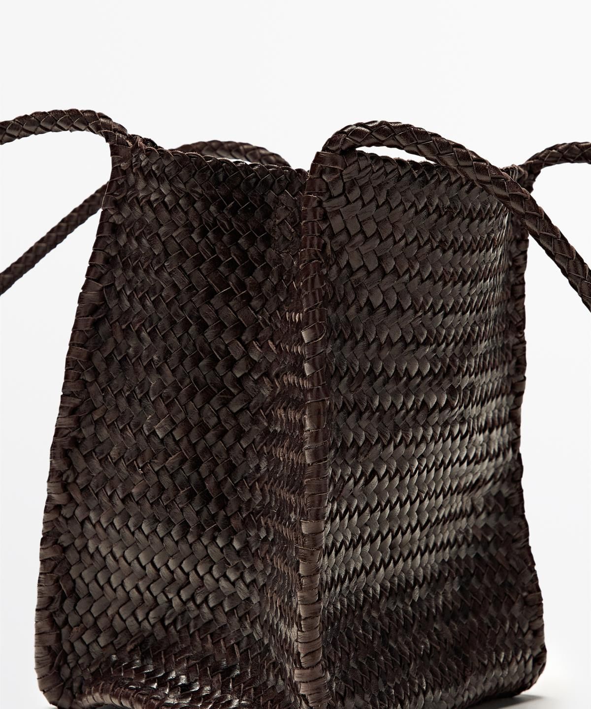 마시모두띠(MASSIMO DUTTI) 나파 가죽 위빙 버킷 백
