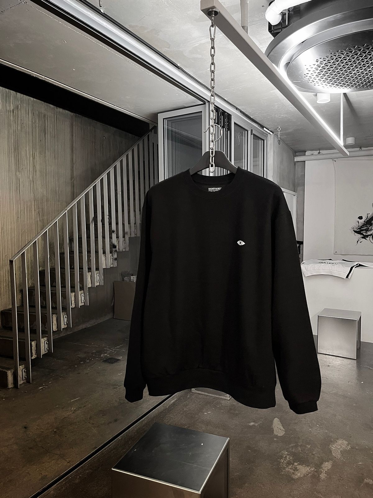 한량 컬렉티브(HANRYANG COLLECTIVE) HR EYE CREW SWEAT BLACK