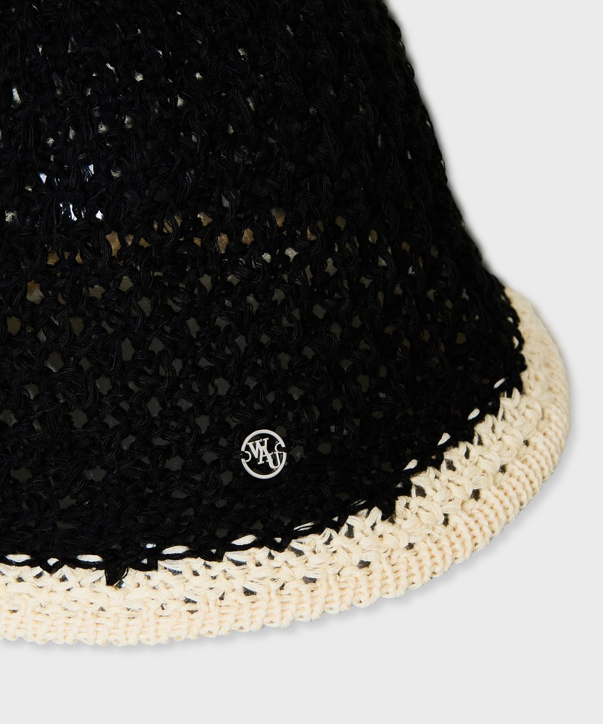 후아유(WHO.A.U) Knitted Crochet Bucket Hat / WHACG2541A