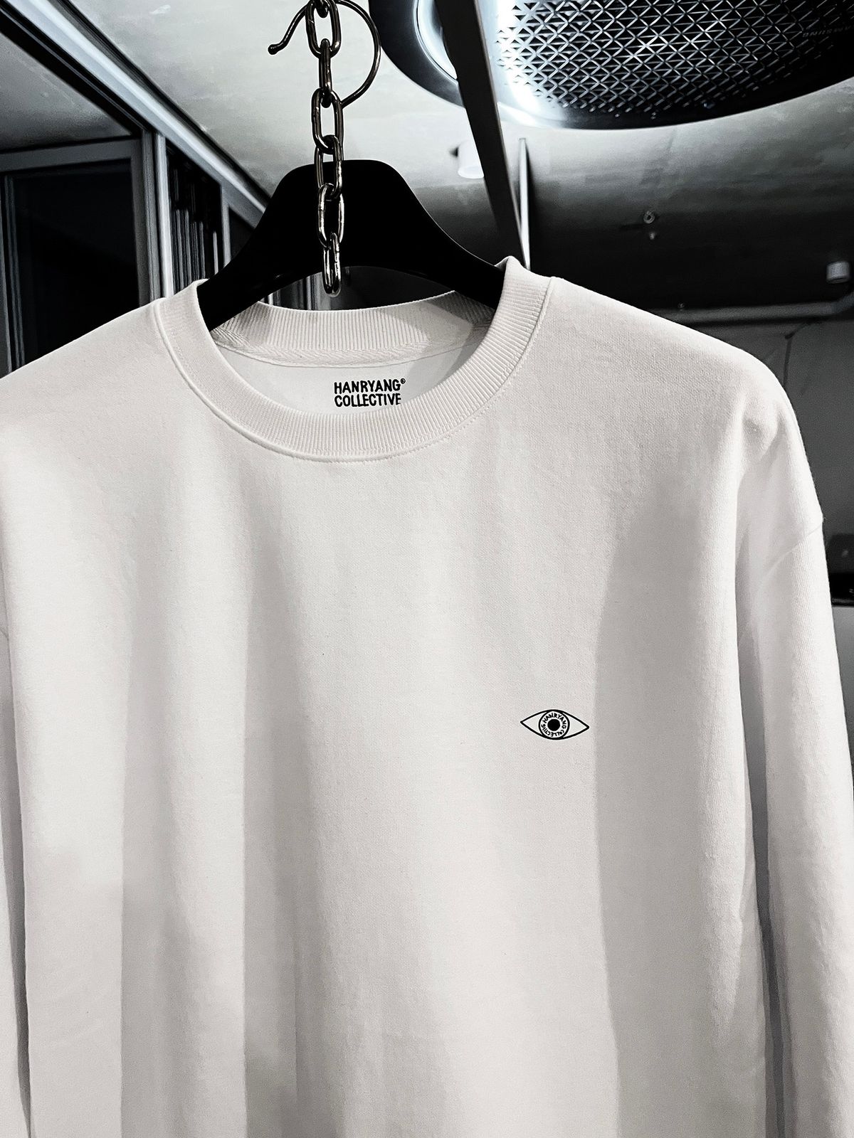 한량 컬렉티브(HANRYANG COLLECTIVE) HR EYE CREW SWEAT WHITE