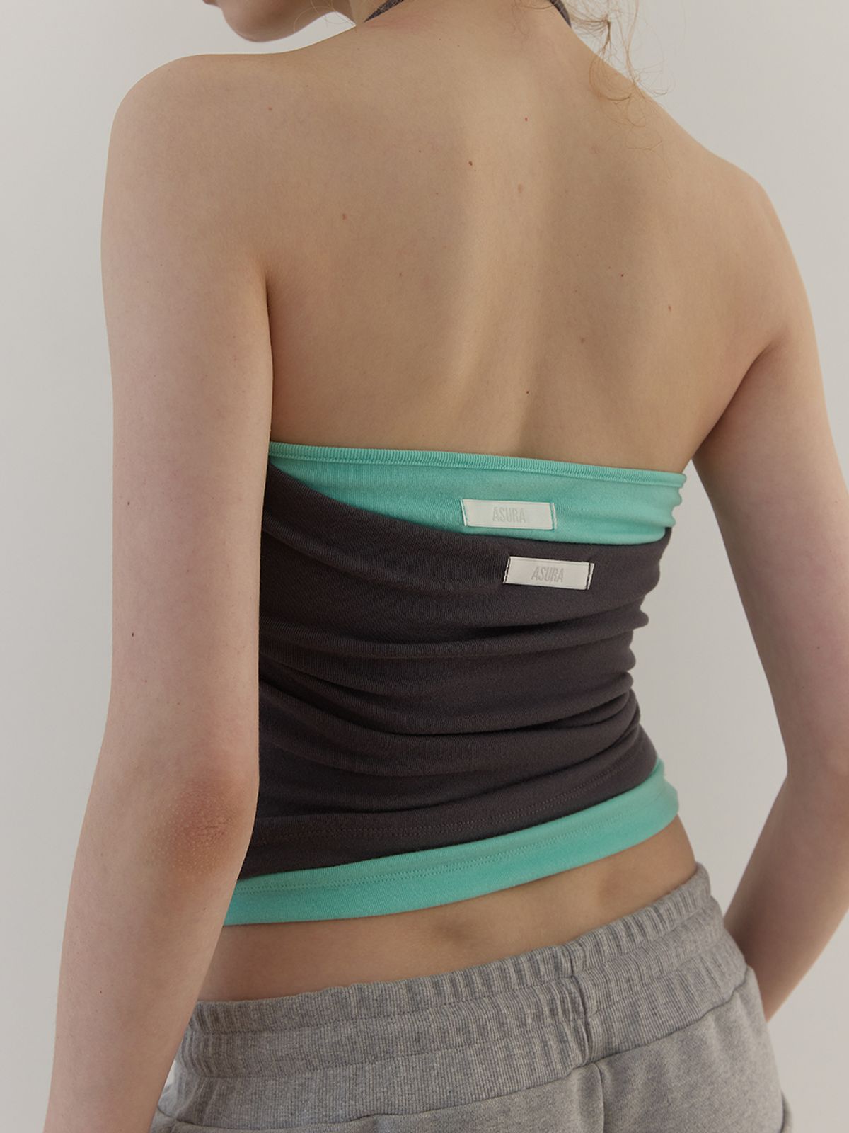 아수라(ASURA) CURVE HALTER SLEEVELESS (CHARCOAL)