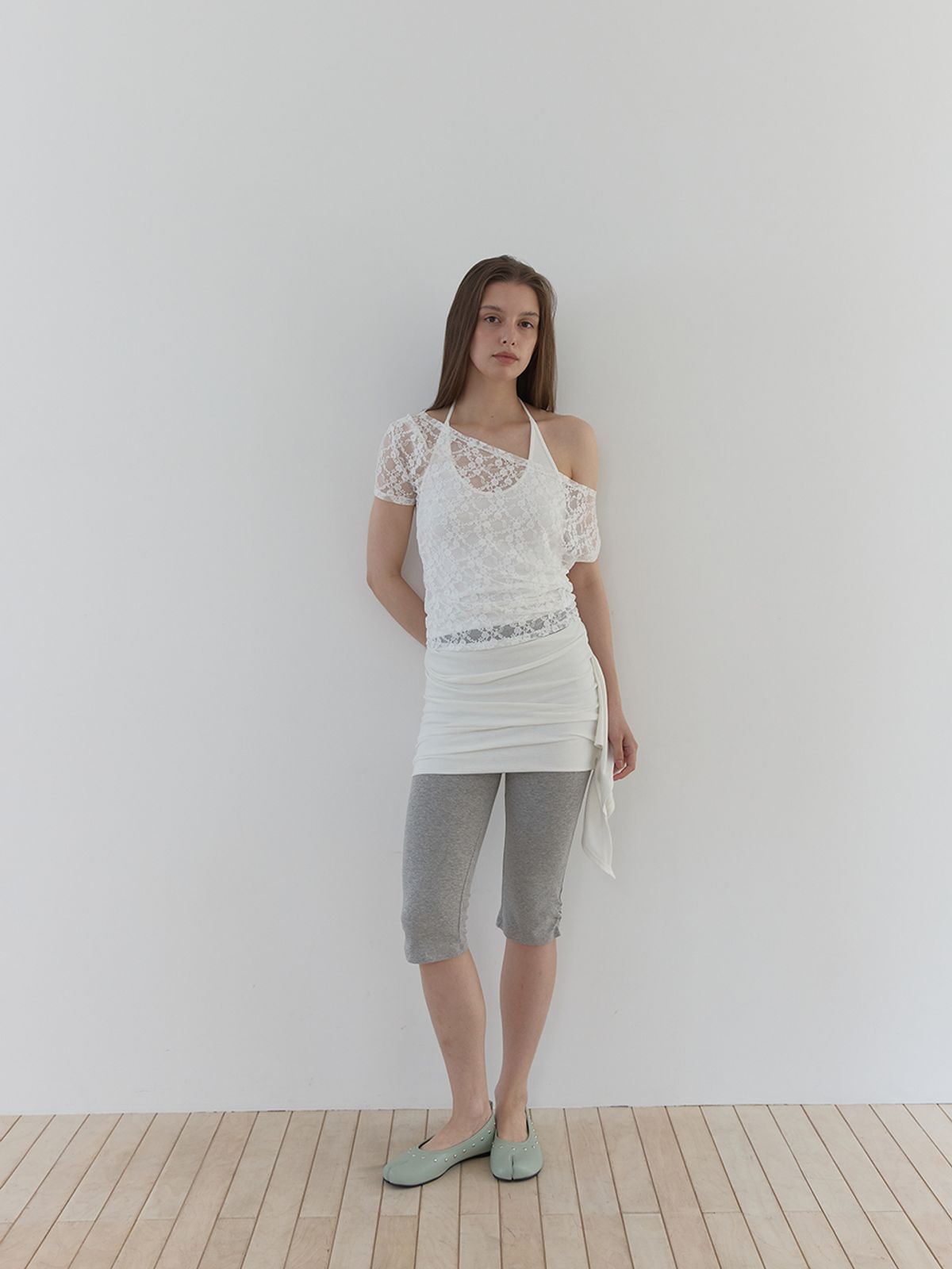 아수라(ASURA) CURVE HALTER SLEEVELESS (IVORY)