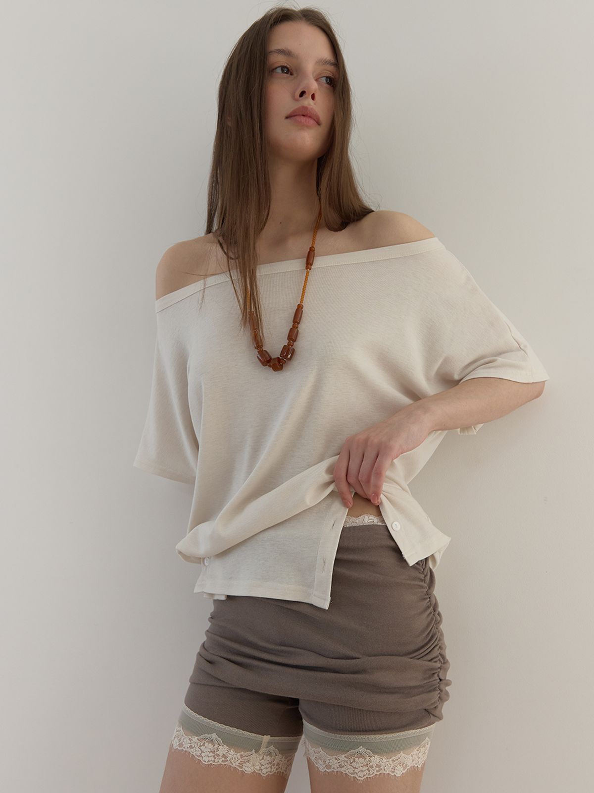 아수라(ASURA) LACE SHIRRING LAYER SHORTS (BEIGE GREY)