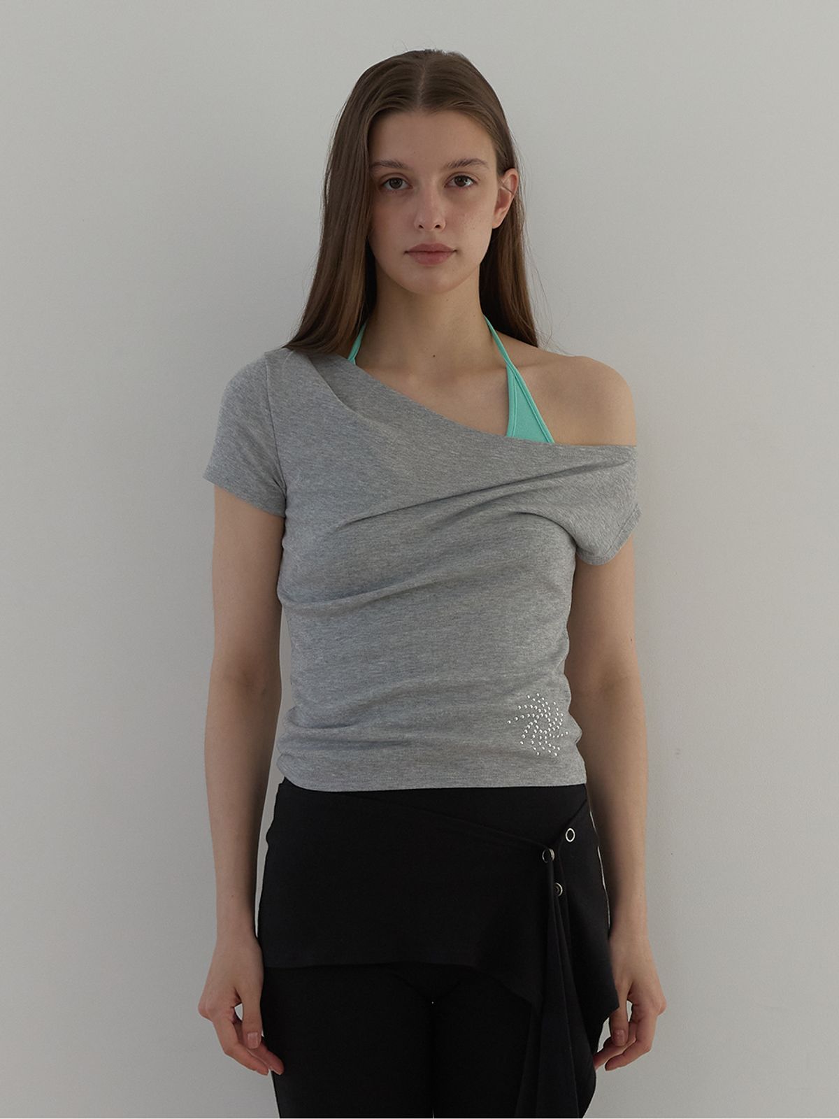 아수라(ASURA) STUDDED ONE-SHOULDER T (MELANGE GREY)