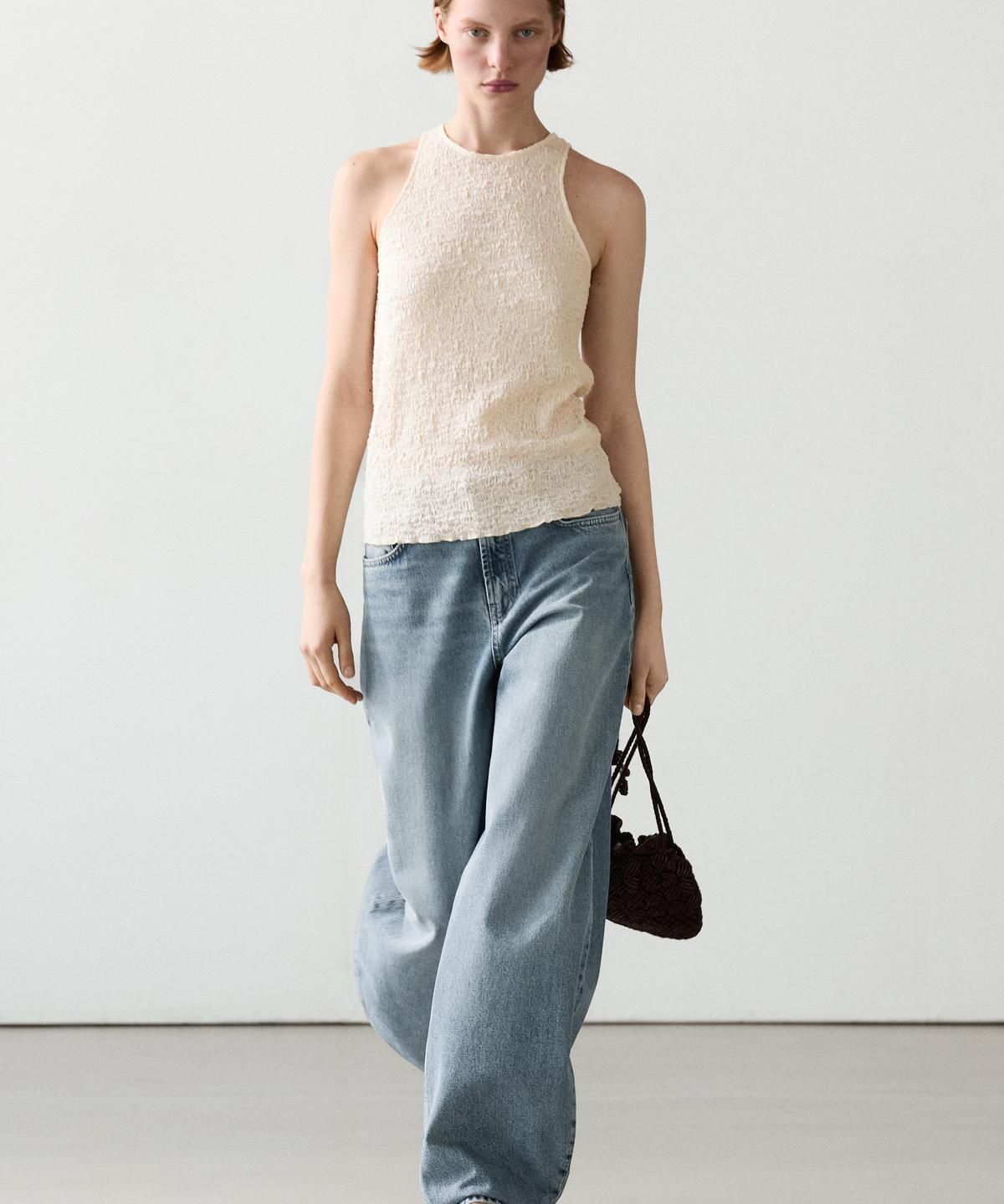 마시모두띠(MASSIMO DUTTI) 홀터넥 텍스처 탑