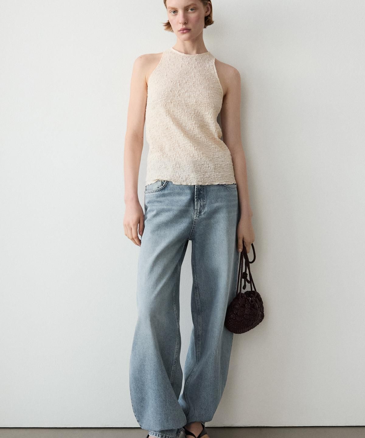 마시모두띠(MASSIMO DUTTI) 홀터넥 텍스처 탑