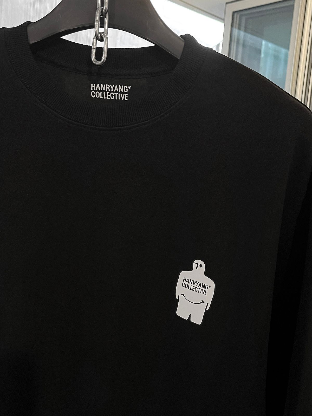 한량 컬렉티브(HANRYANG COLLECTIVE) HR M SYMBOL_W CREW SWEAT BLACK