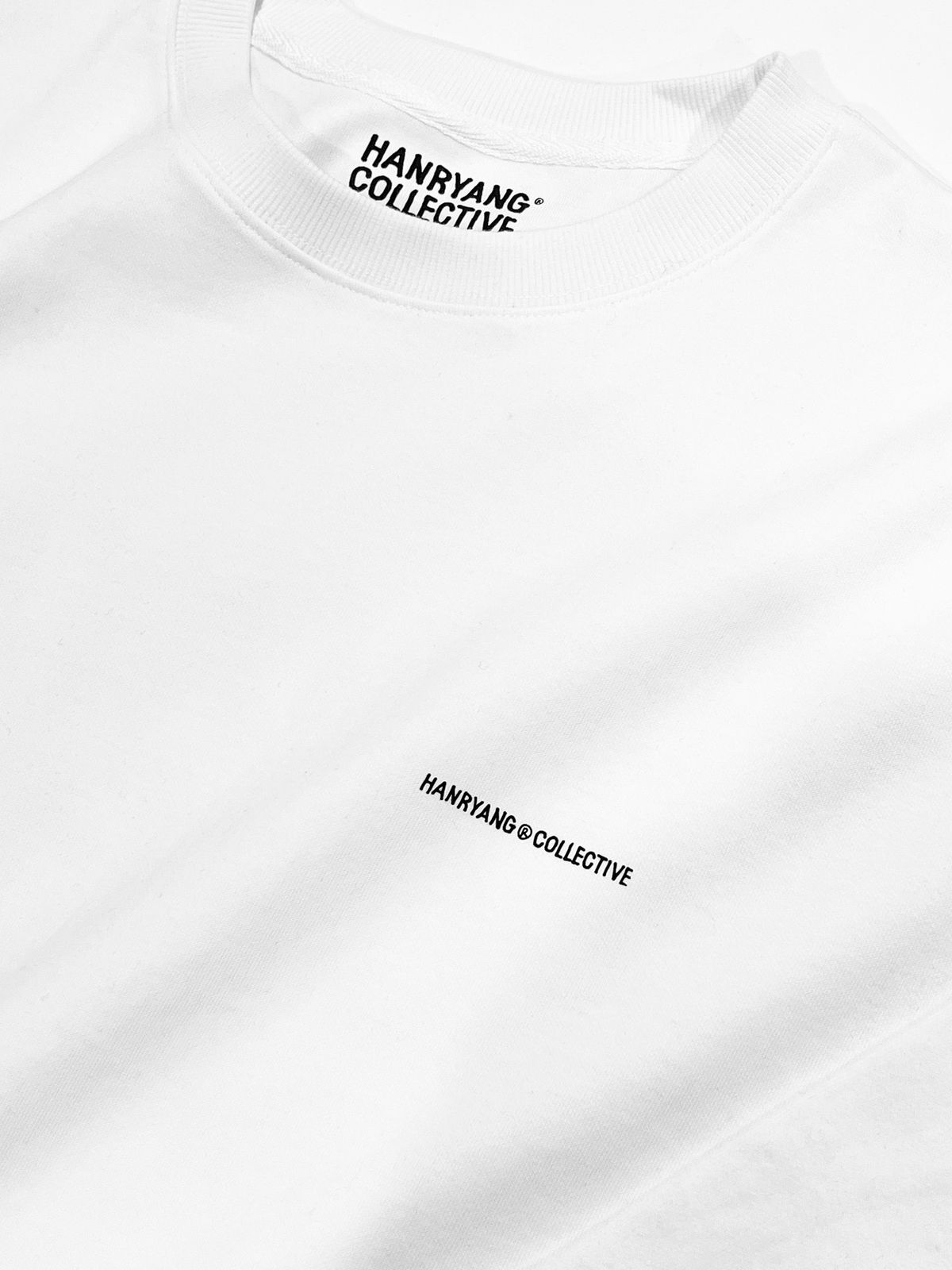 한량 컬렉티브(HANRYANG COLLECTIVE) HR S-LINE LOGO CREW SWEAT WHITE