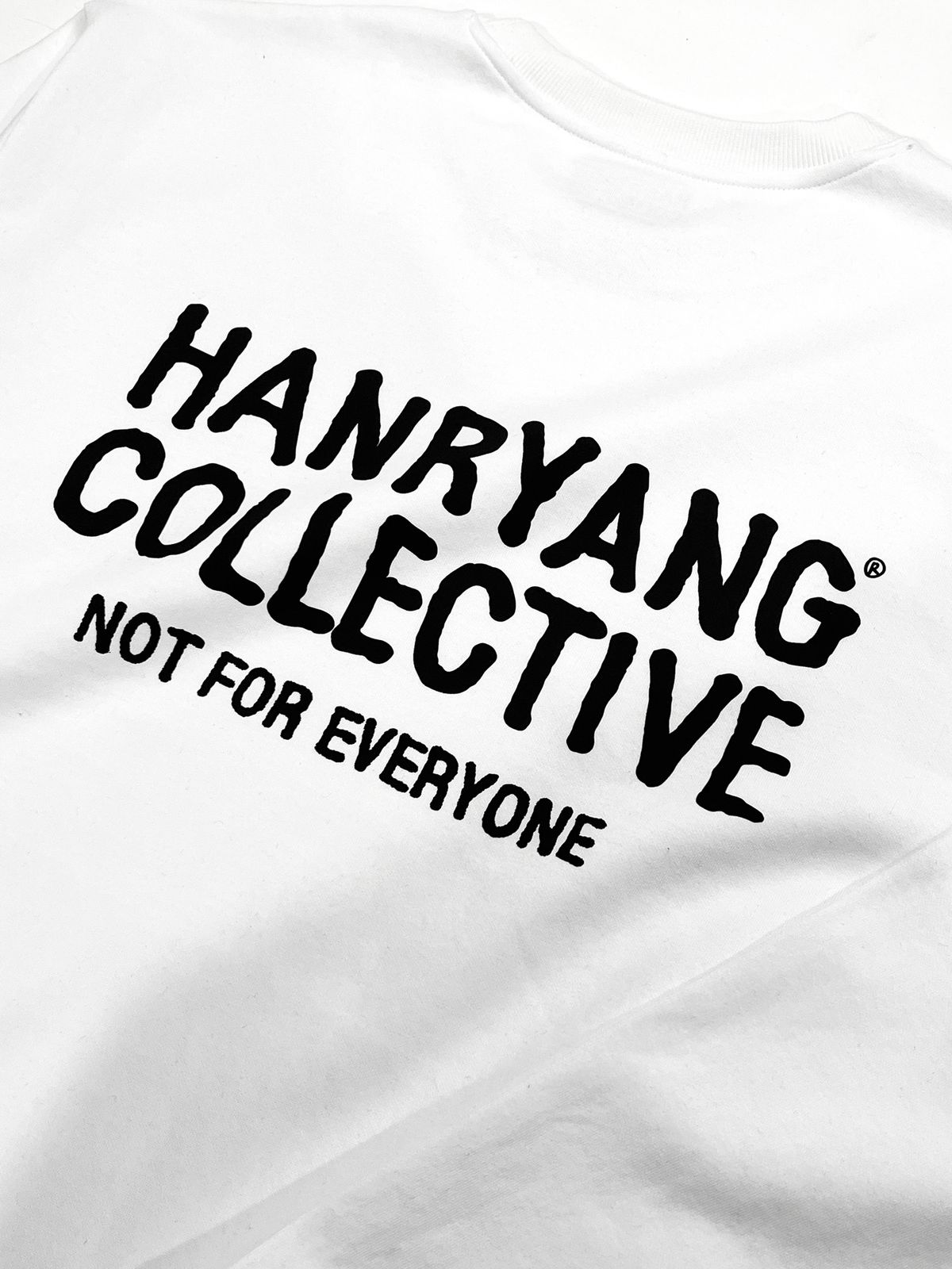 한량 컬렉티브(HANRYANG COLLECTIVE) HR S-LINE LOGO CREW SWEAT WHITE