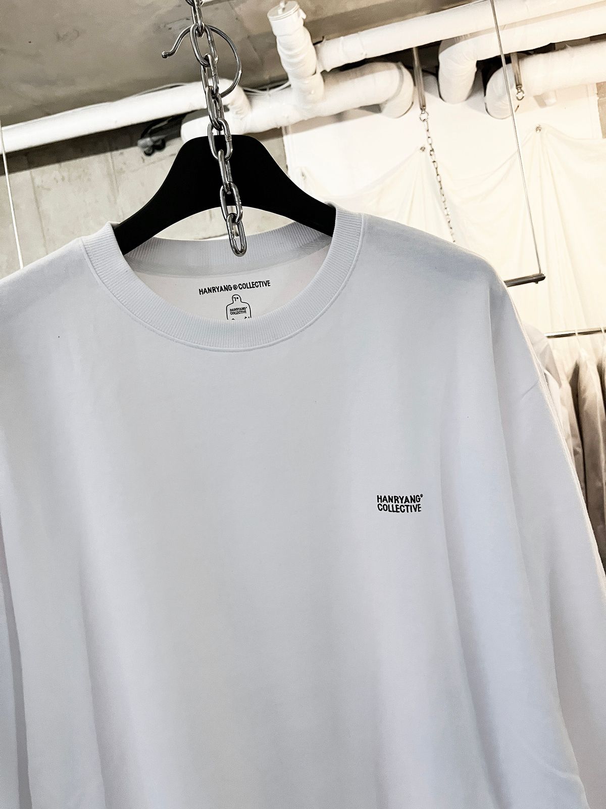 한량 컬렉티브(HANRYANG COLLECTIVE) HR S LOGO CREW SWEAT WHITE