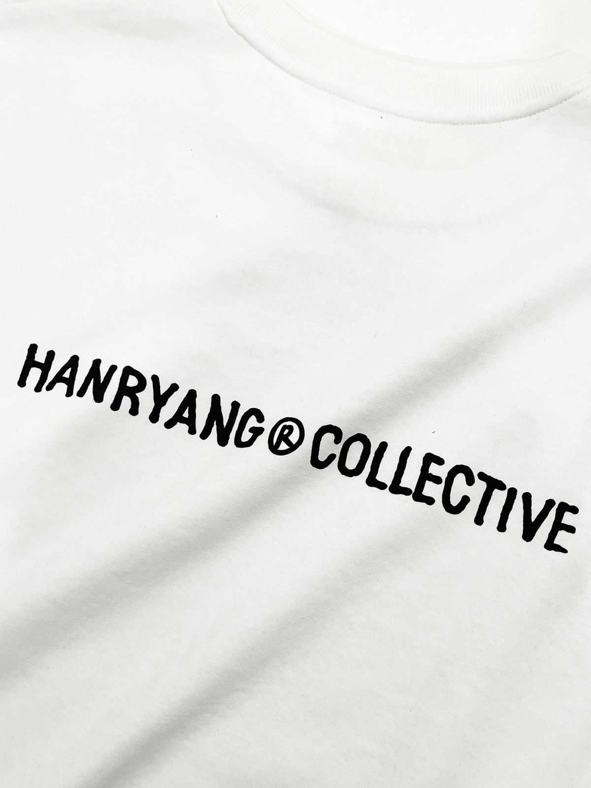 한량 컬렉티브(HANRYANG COLLECTIVE) HR S-SYMBOL CREW SWEAT WHITE