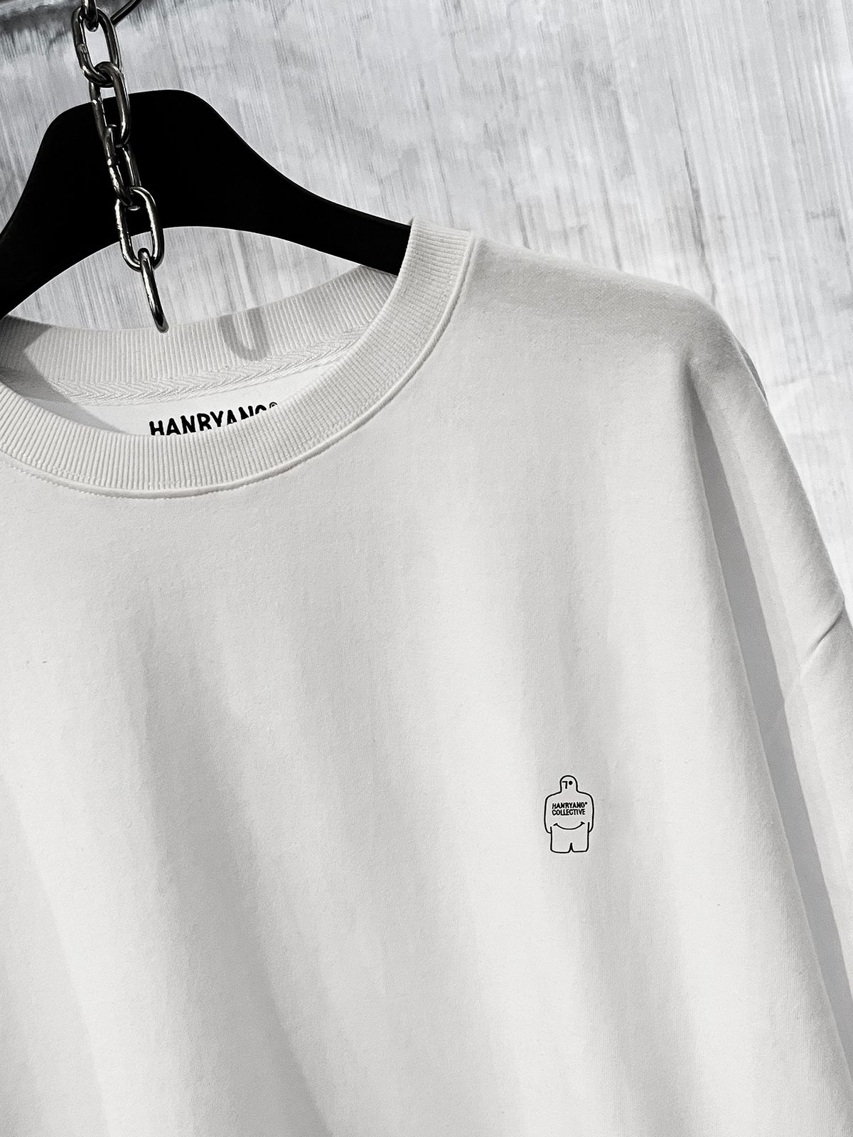 한량 컬렉티브(HANRYANG COLLECTIVE) HR S-SYMBOL CREW SWEAT WHITE