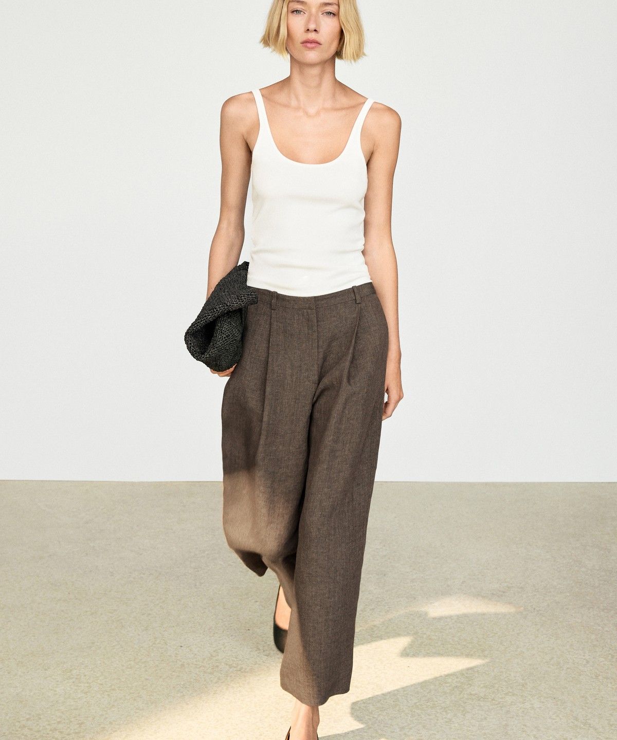 마시모두띠(MASSIMO DUTTI) 멜란지 린넨 핀턱 팬츠